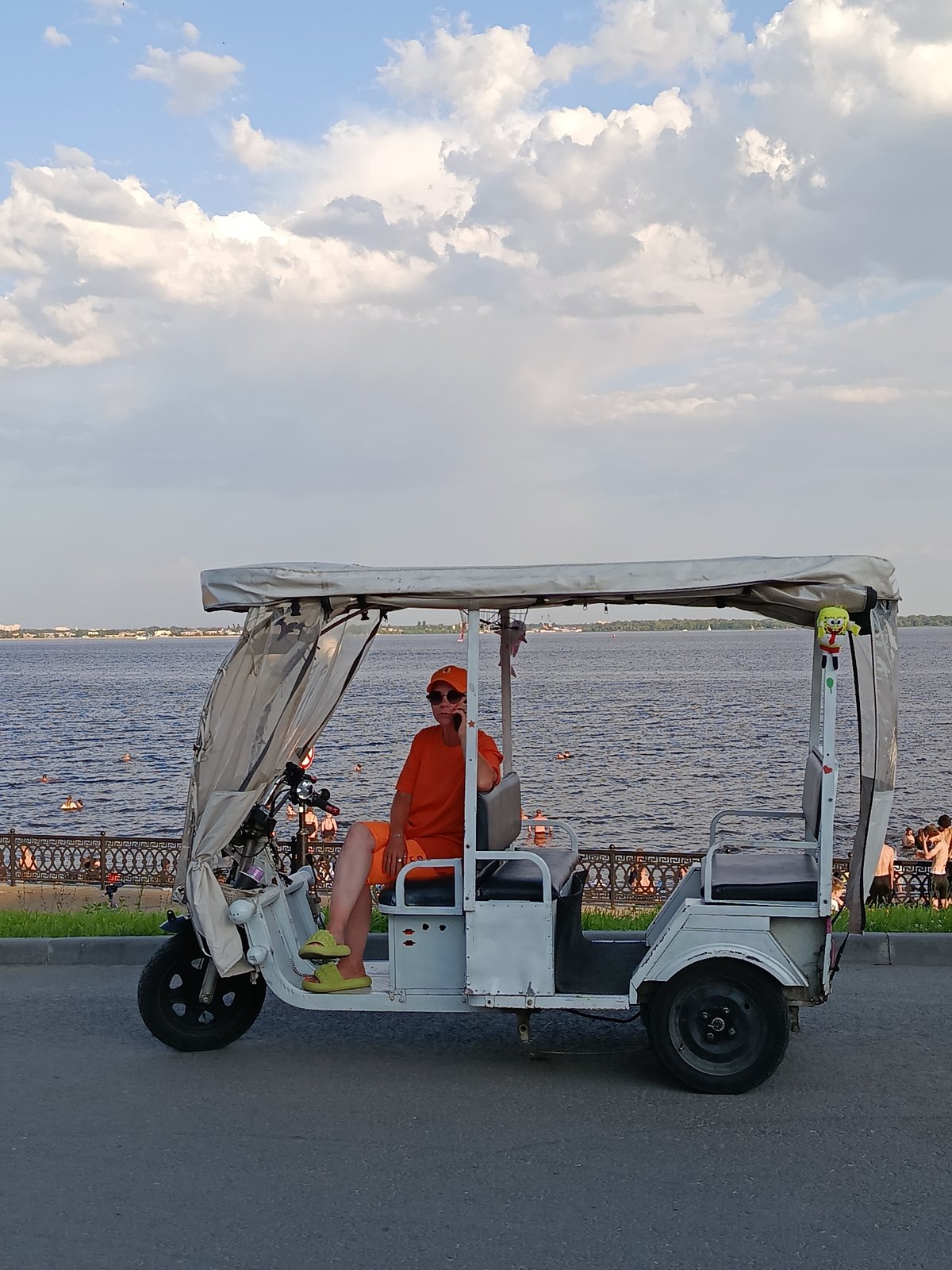 Summer afternoon activity along Saratov's Volga River embankment