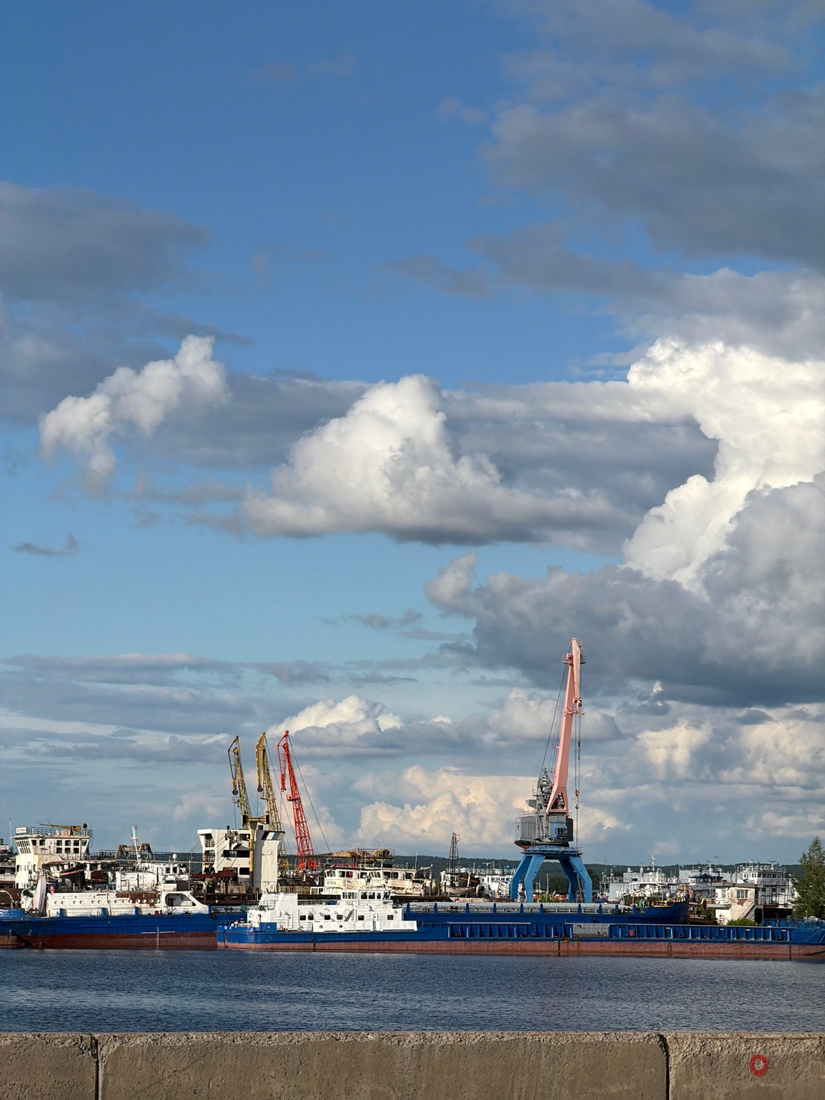 Port activities documented along Kama River in Chaikovsky, Russia