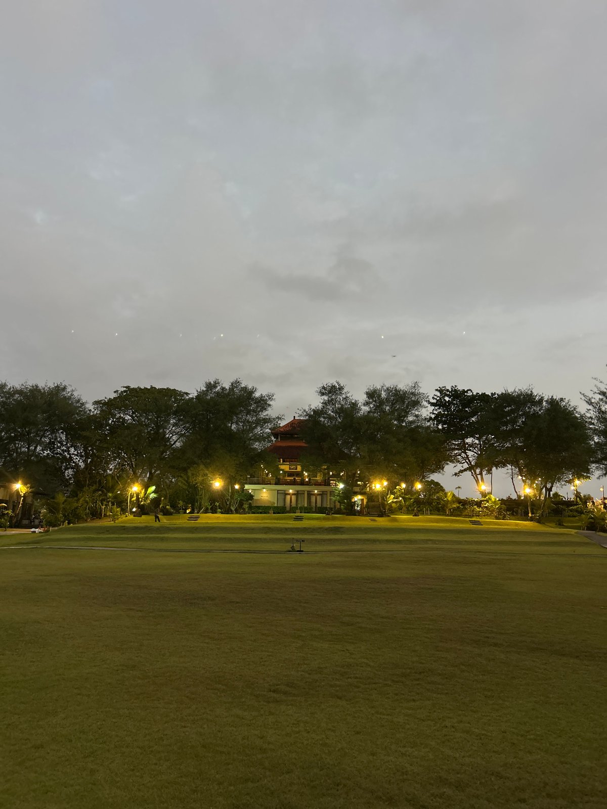 Dusk stroll through Kediri's gardens and coastline