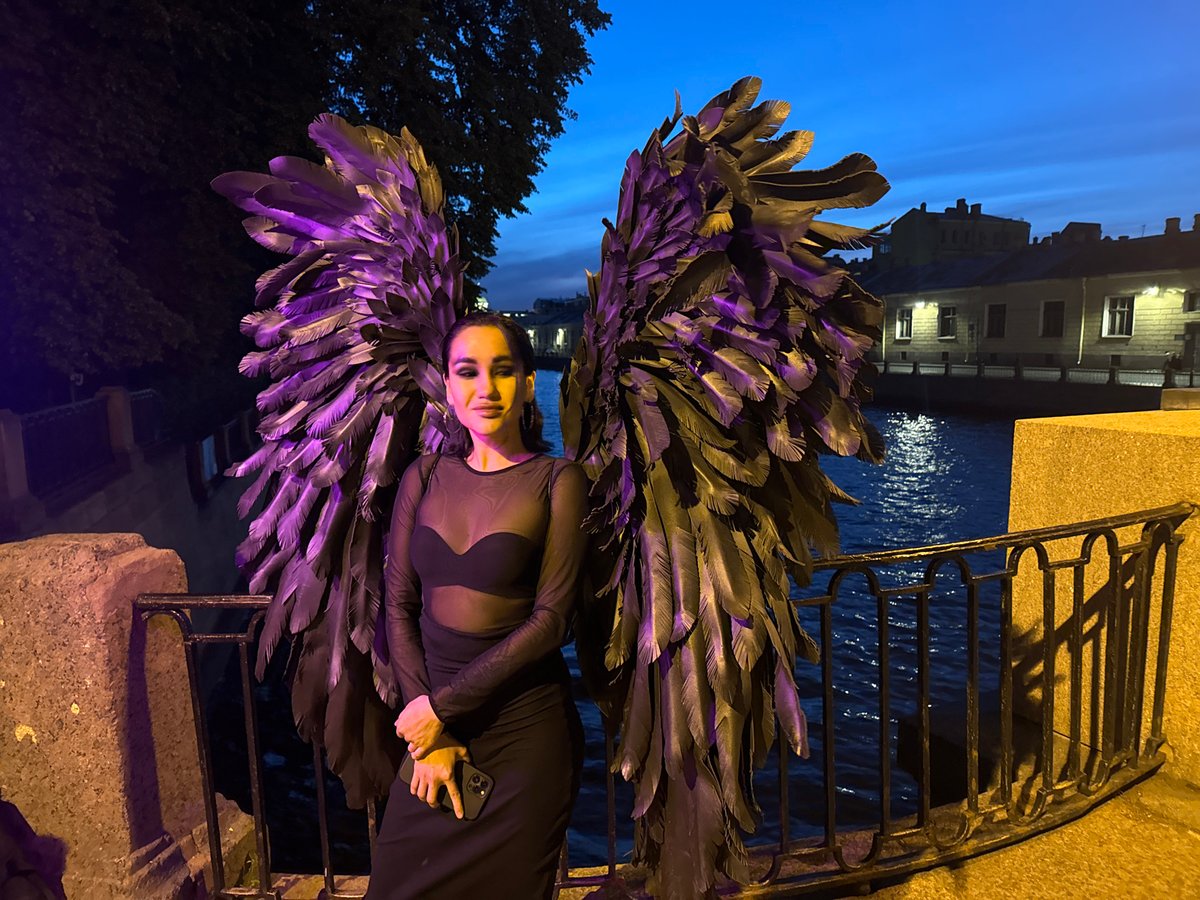 Evening moments captured across Saint Petersburg's canals and gardens