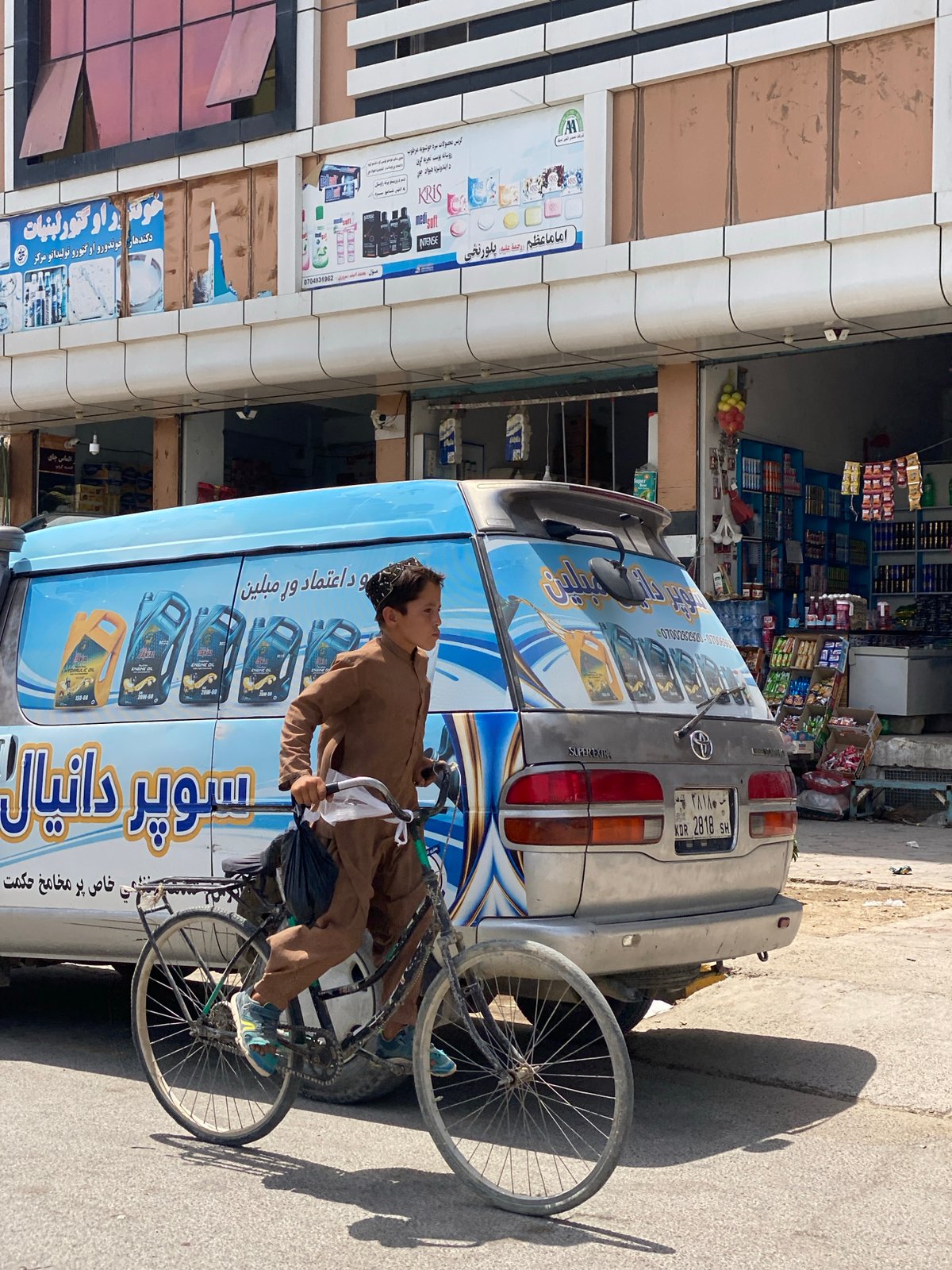 Everyday street life across Kandahar in a single morning