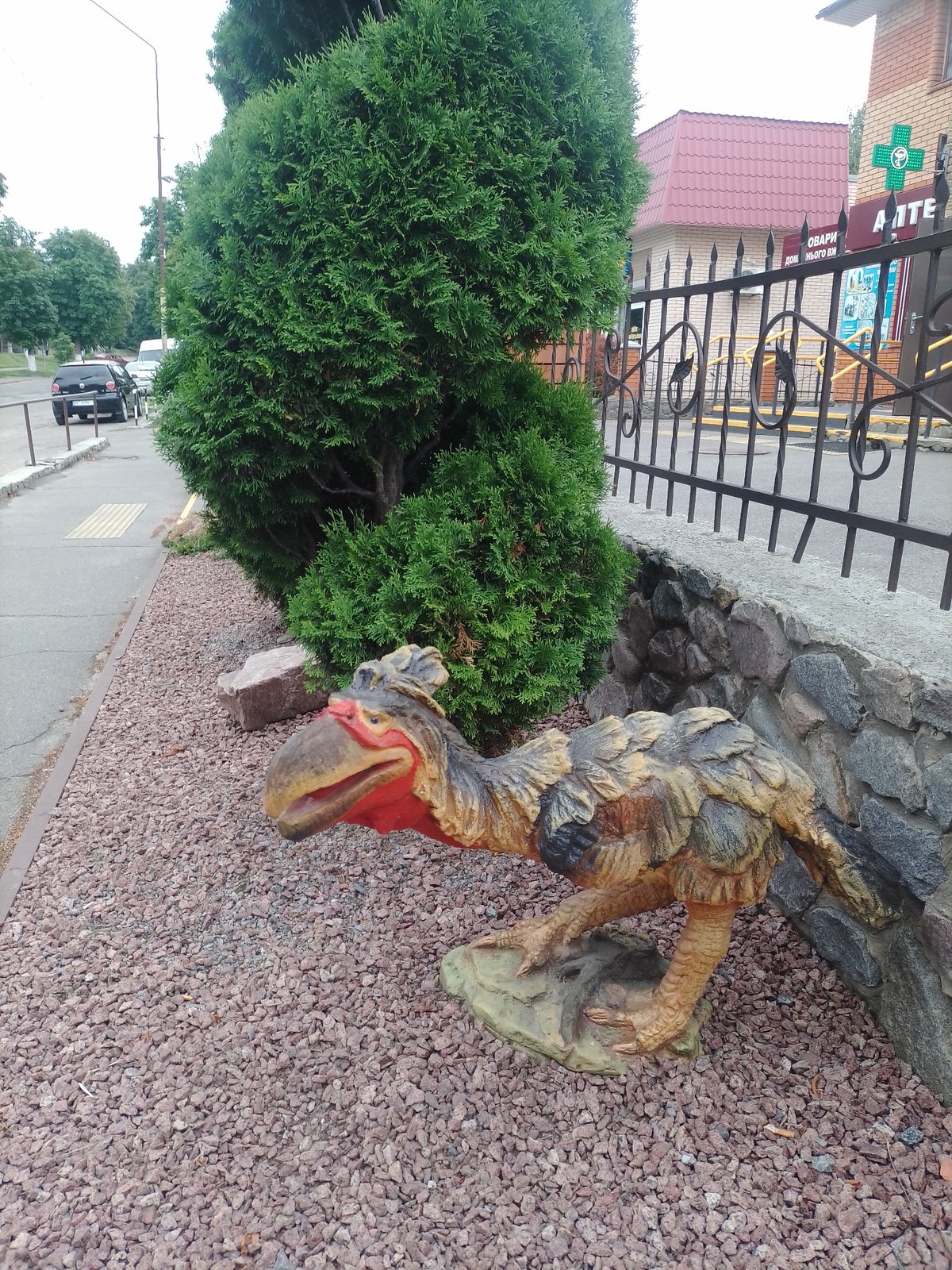 Wandering a small Ukrainian town's public park and monuments