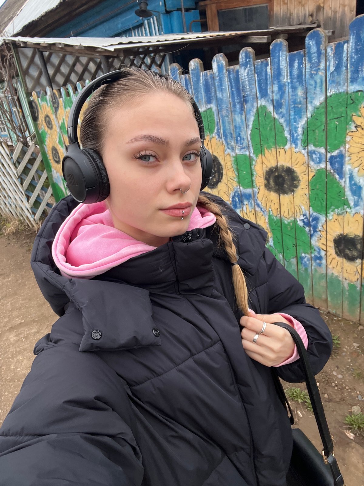 Early morning sightings in Russian village capture casual moments