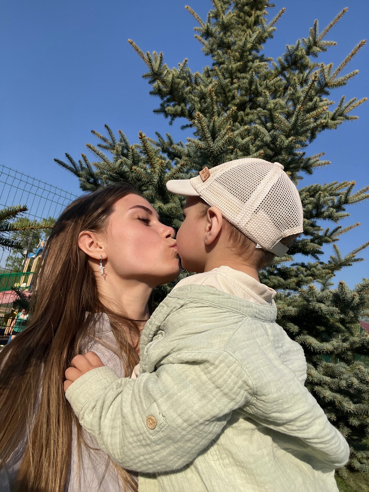 Families enjoy spring afternoon activities in Russian village