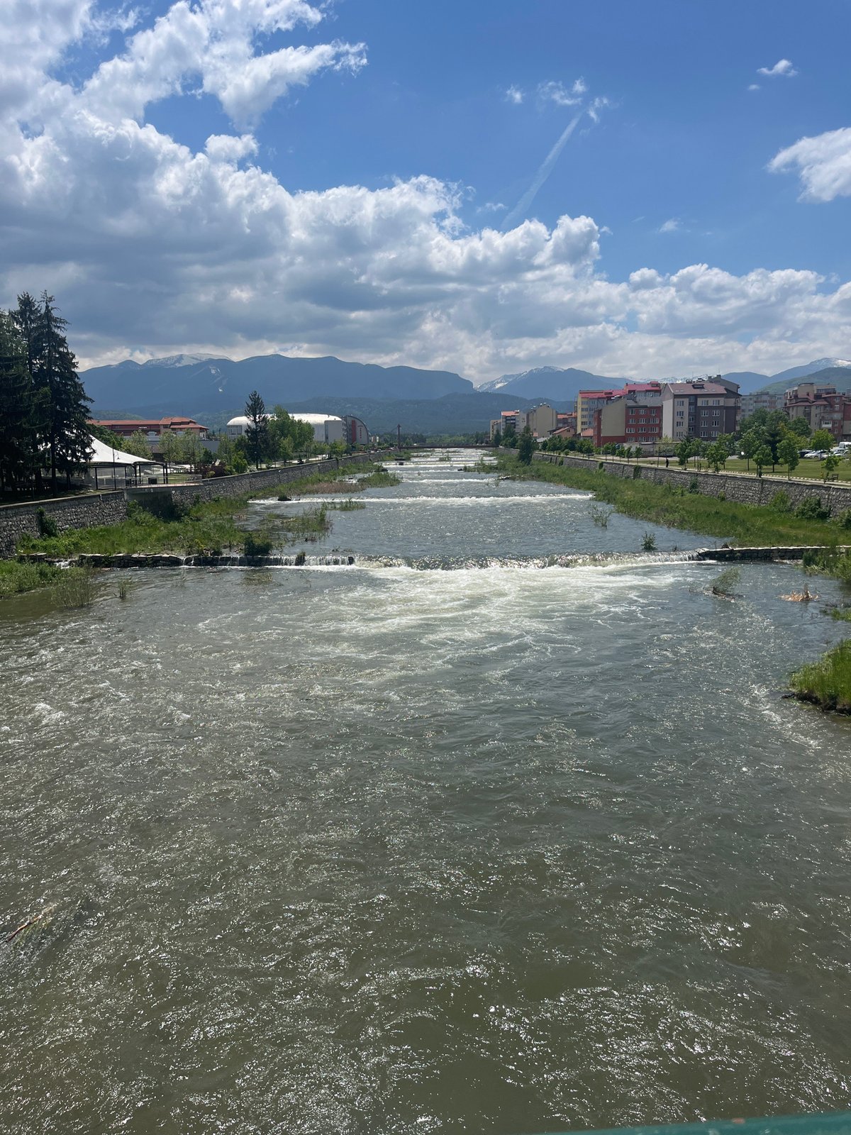 Iskar River documented flowing through Samokov, Bulgaria