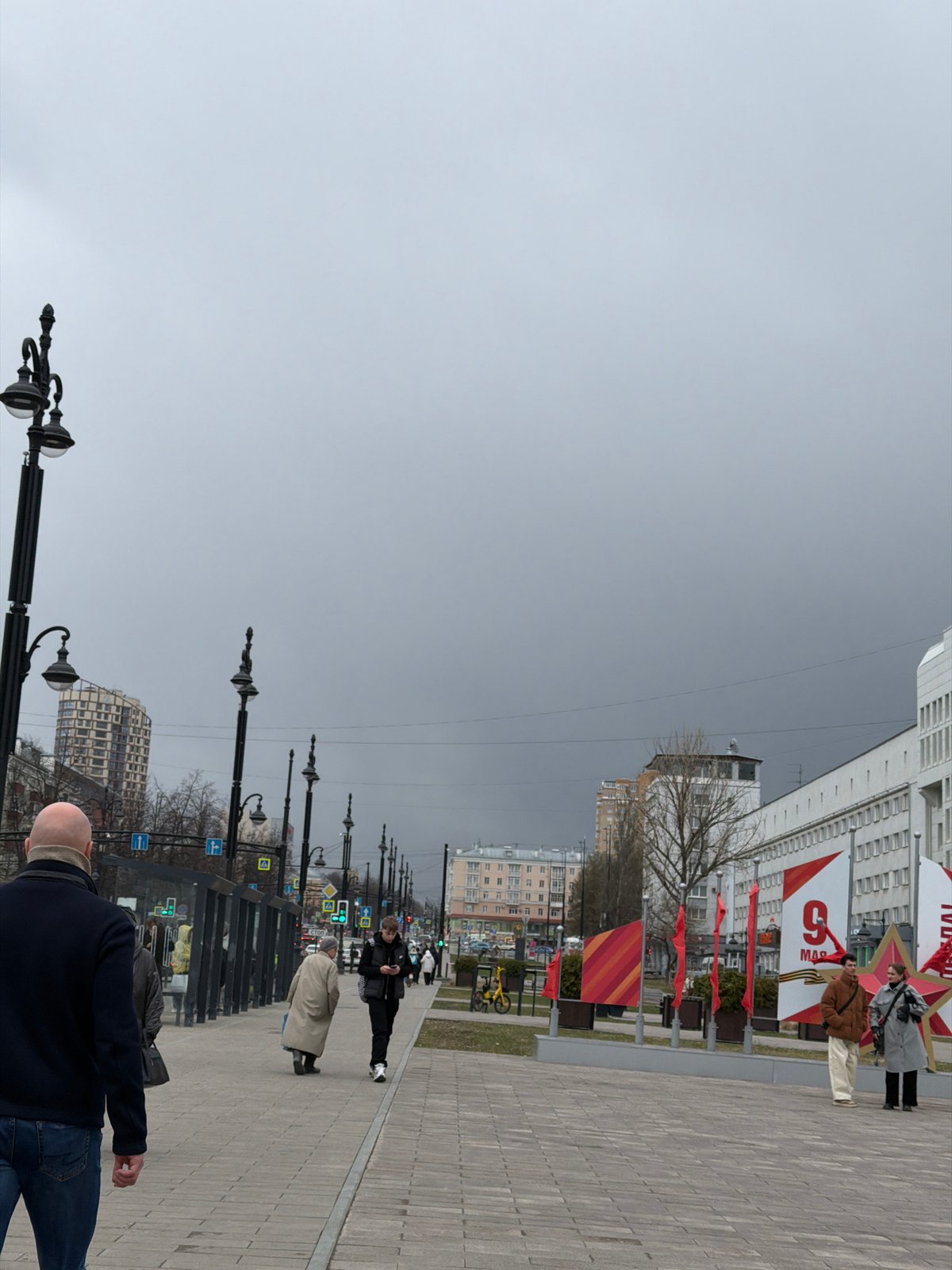 Ordinary Saturday afternoon moments captured across Perm, Russia