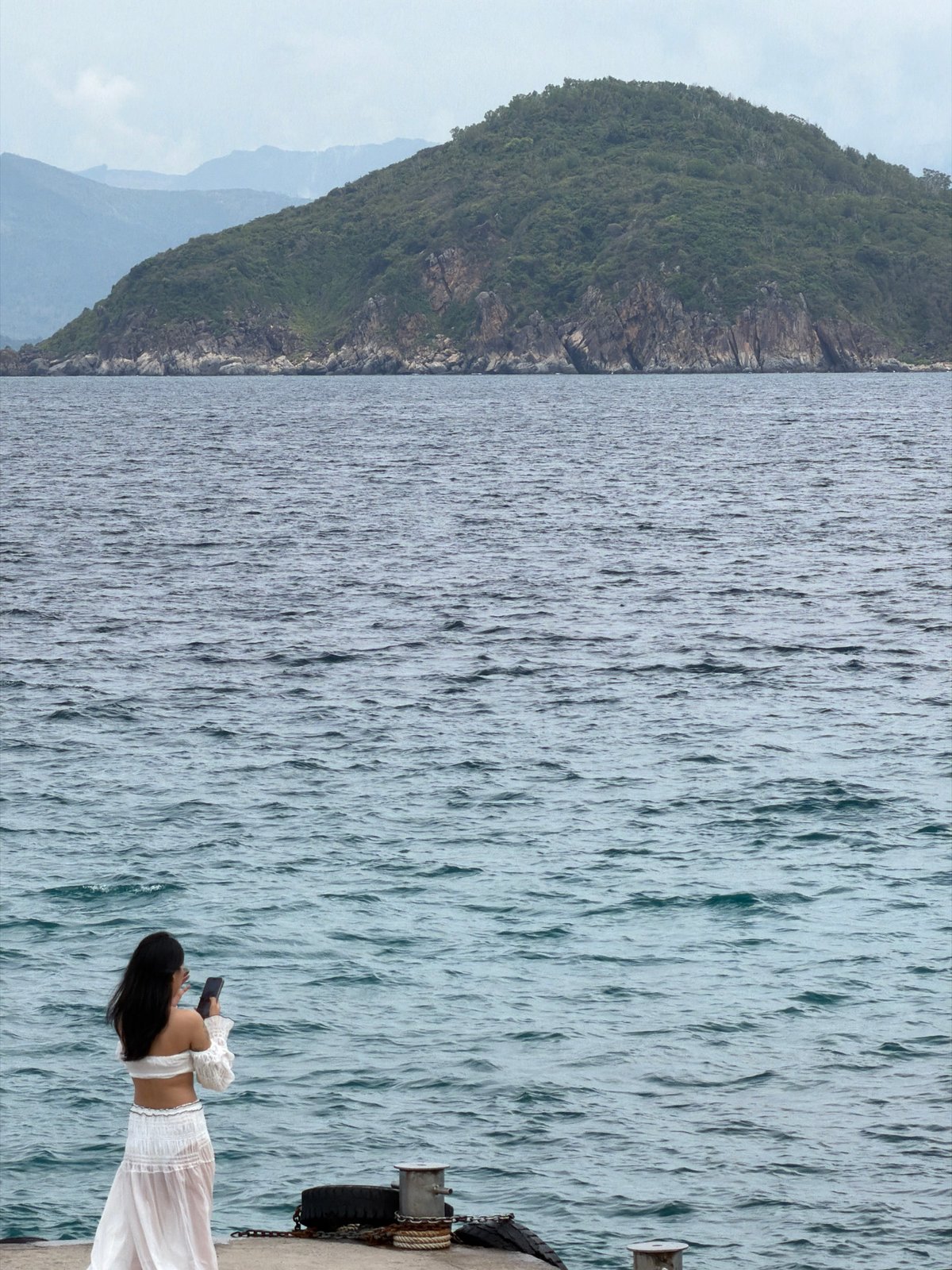 Early morning coastal scenes captured across Nha Trang waterfront