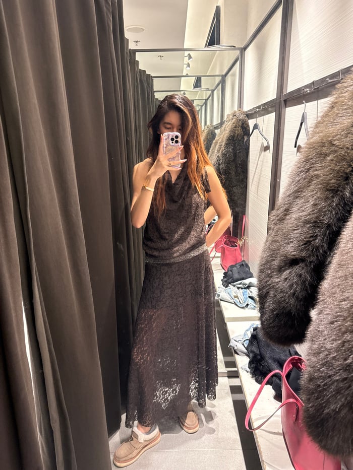 Paris shopping and tourist experience documented across two hours