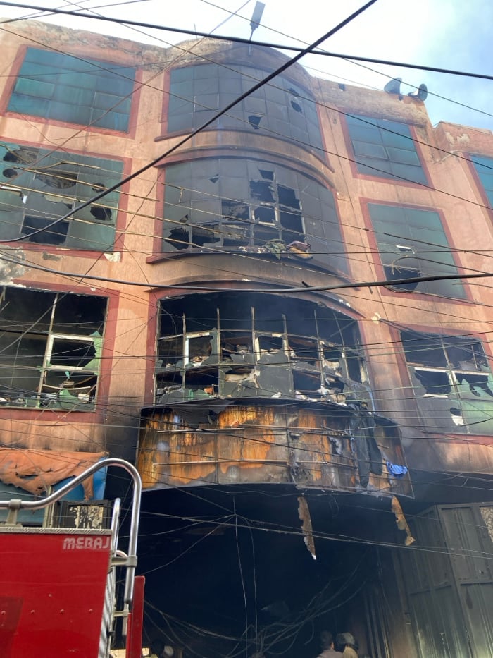 Major building fire damages multi-story structure in Quetta