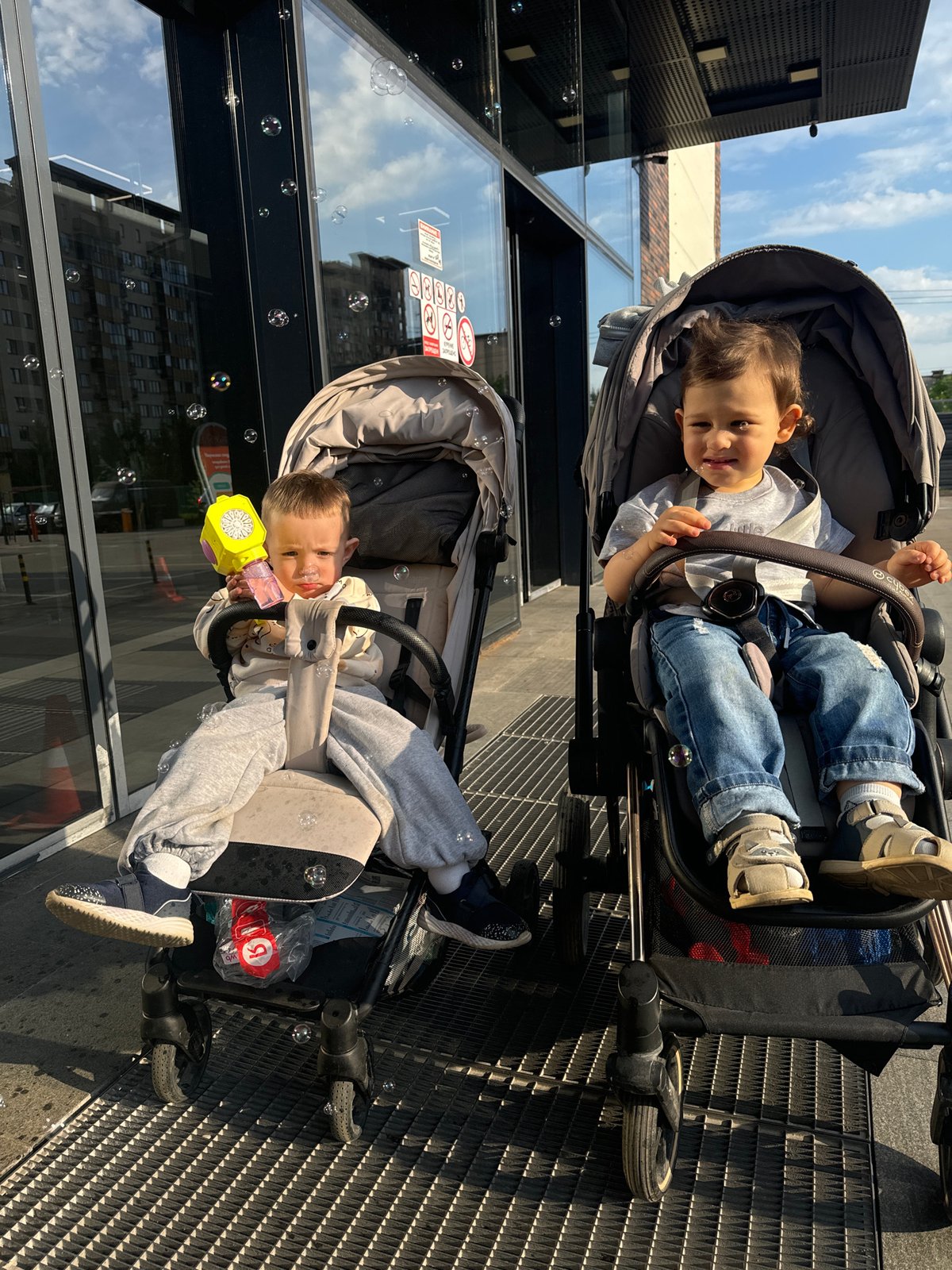 Children in strollers spotted in Russian public building