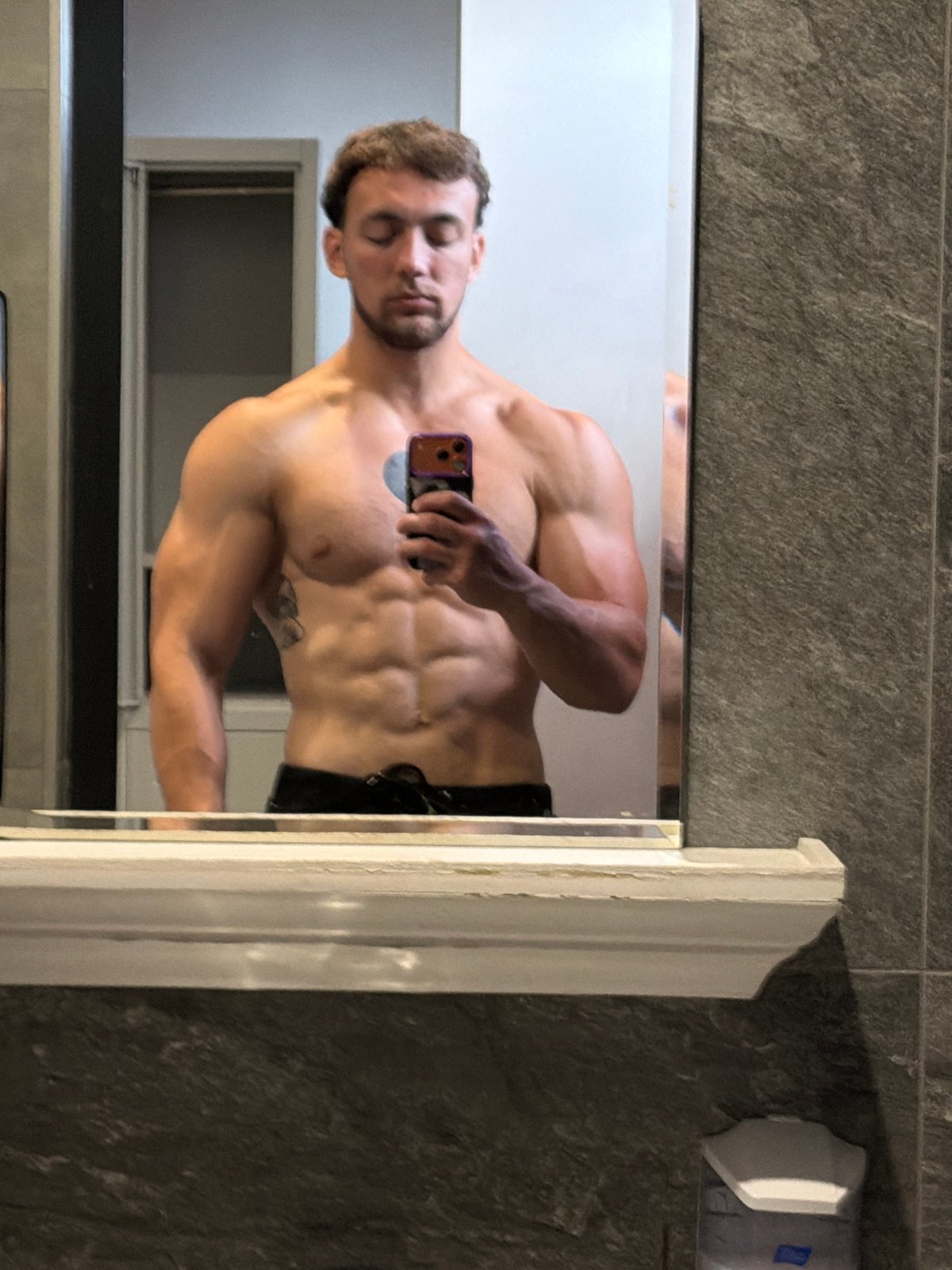 Morning gym session with poses and selfies in Tsarevo