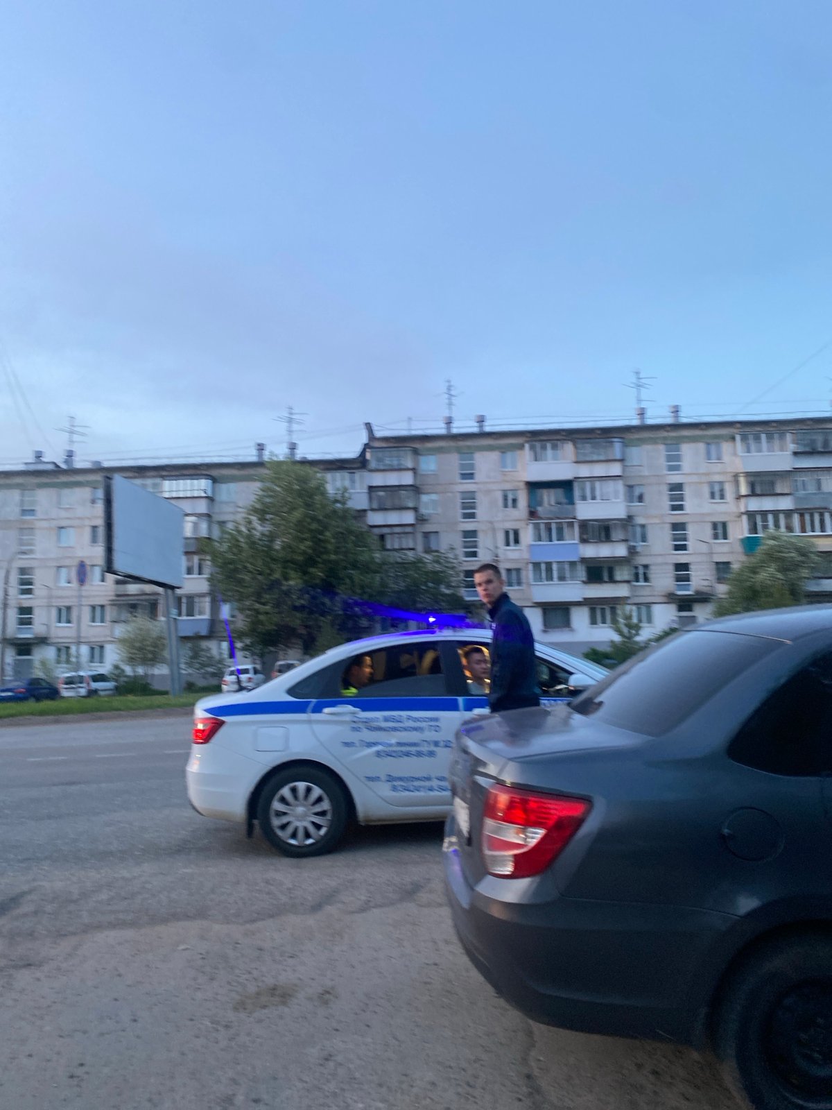 Police activity observed in residential Chaikovsky during evening hours