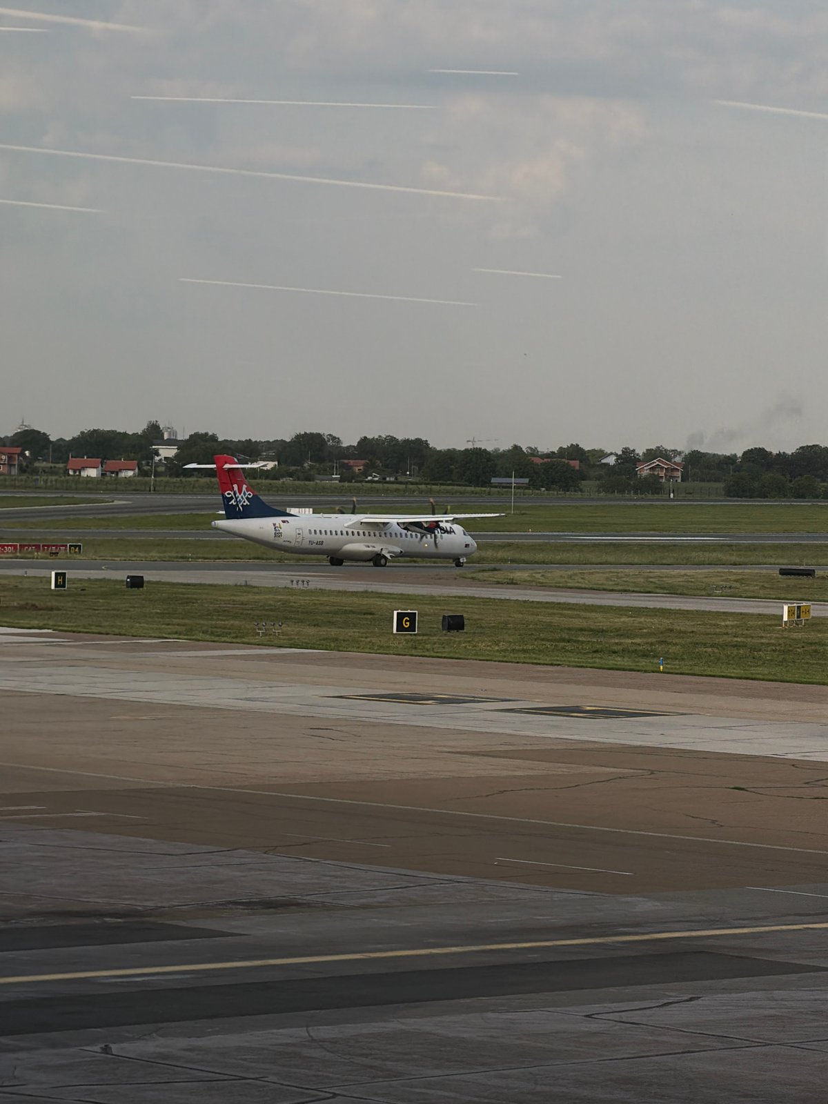 Routine aircraft operations documented at Belgrade Airport