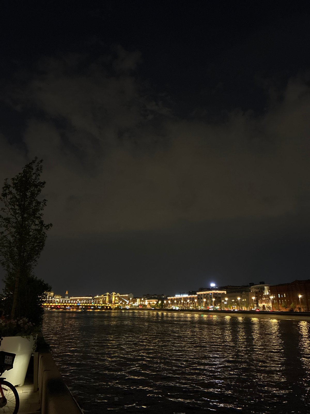 Evening scenes captured along Moscow River, Peter Great monument