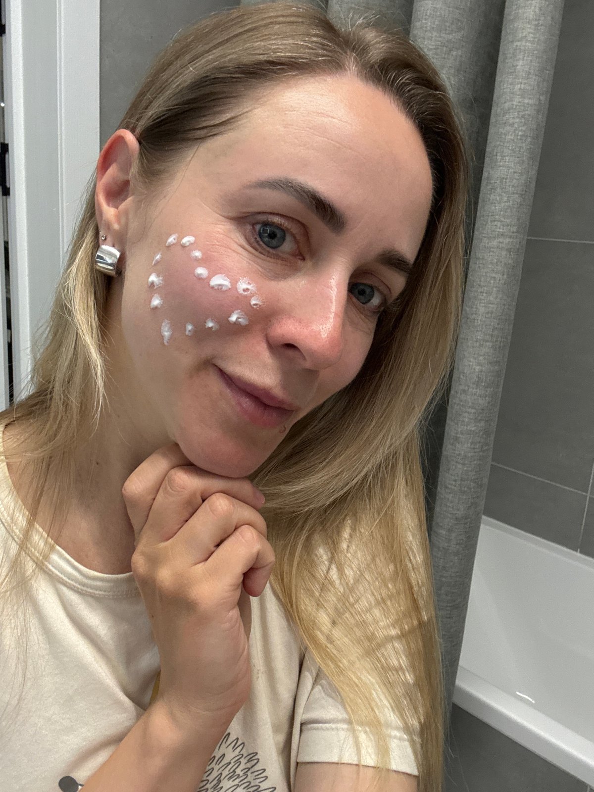 Family's quiet afternoon captured in Chaikovsky home