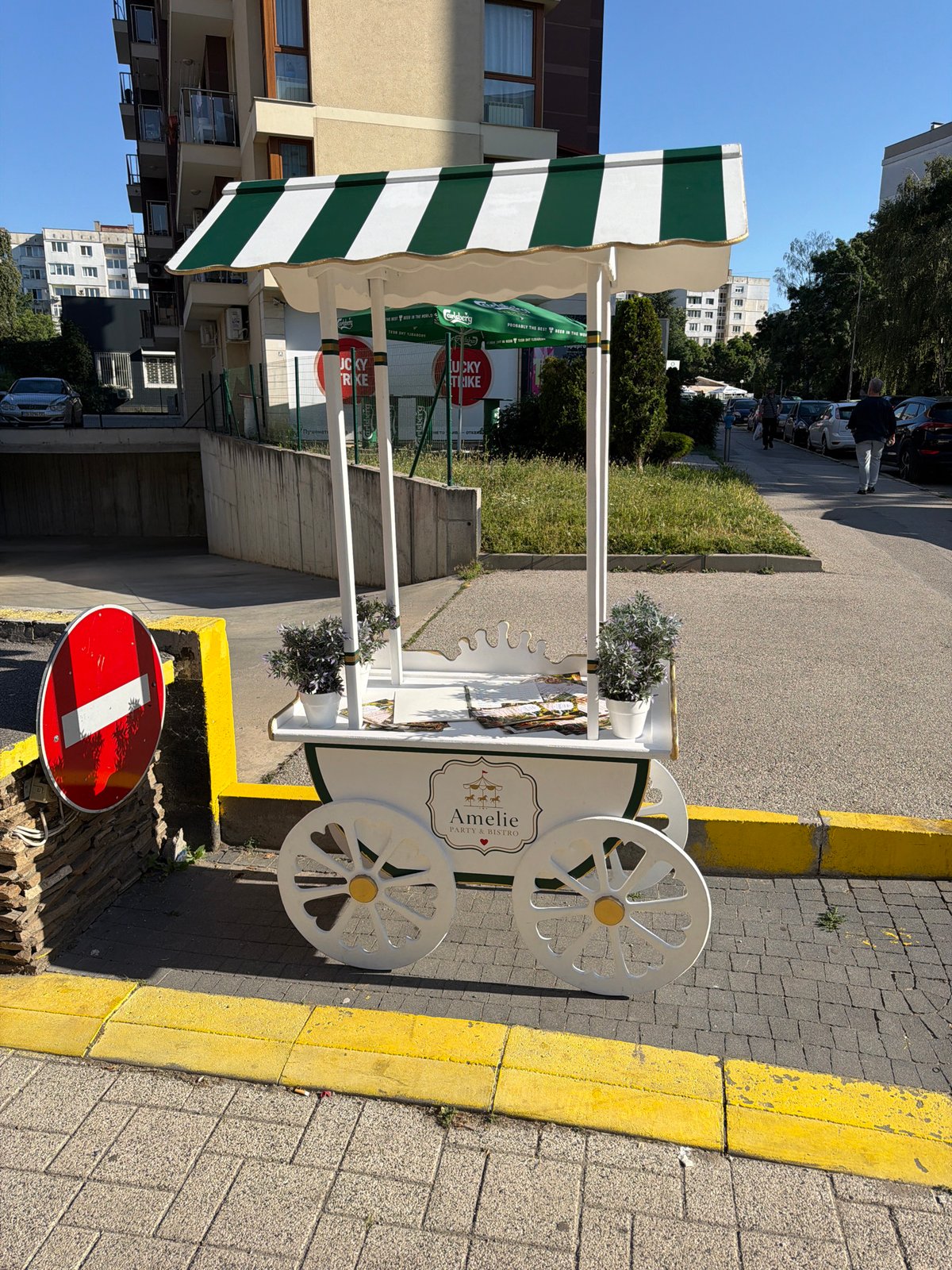 Afternoon in Sofia: street food, gardens, and everyday scenes