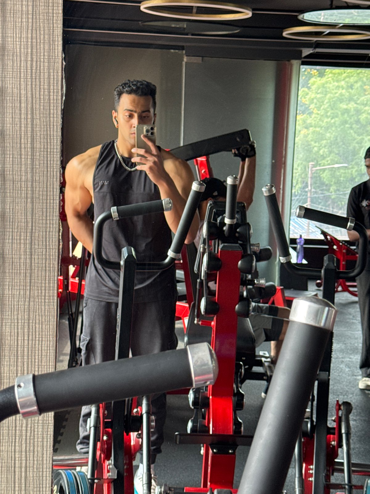 Late-night gym session documented in Kolkata fitness facility