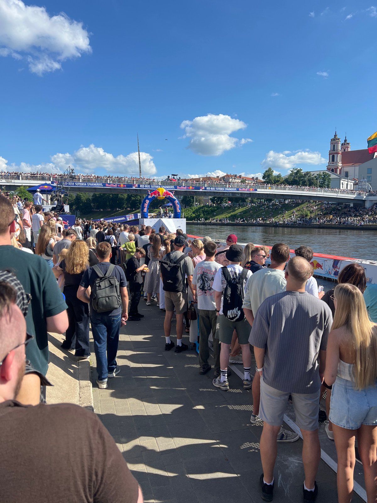 Red Bull cliff diving event draws big crowd in Vilnius
