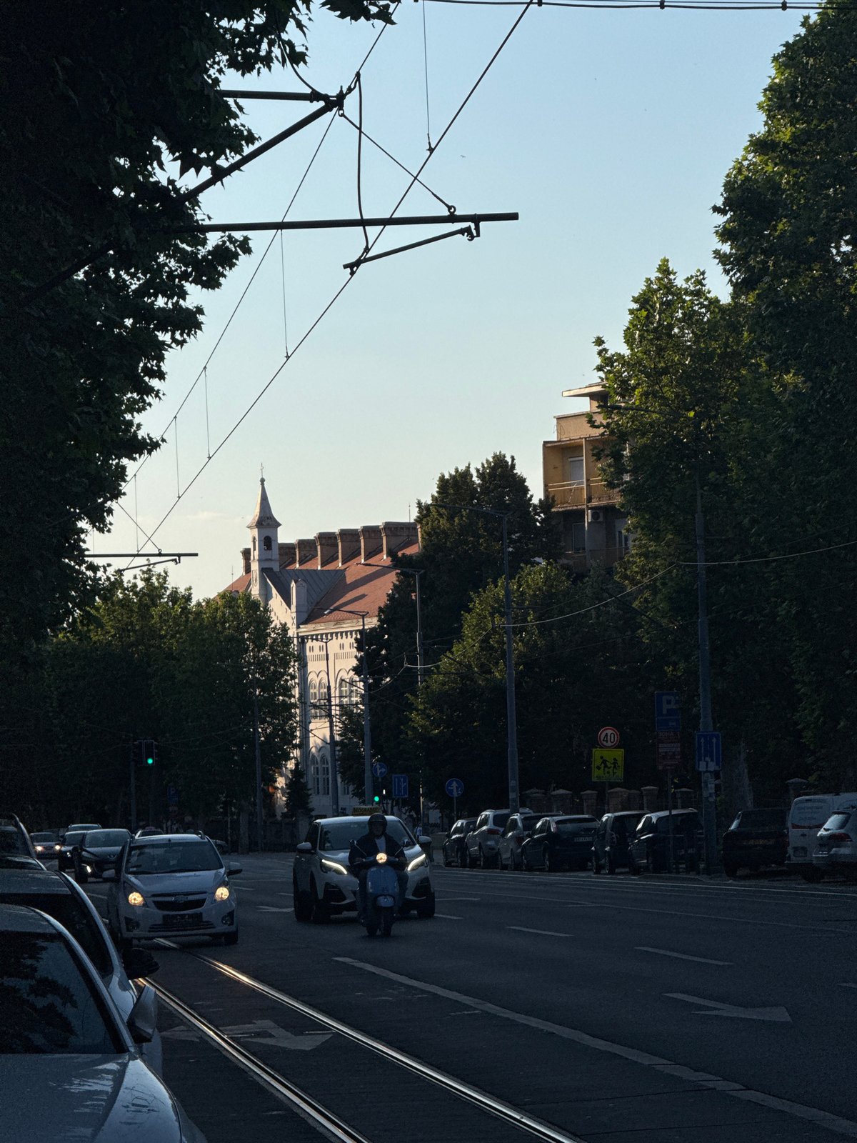 Evening street life documented across Belgrade neighborhoods June 8