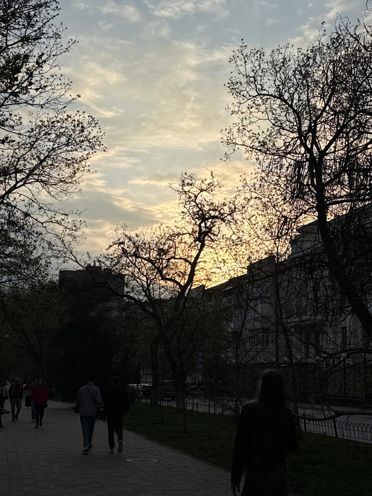 Street scenes documented in Rostov-on-Don during overcast afternoon