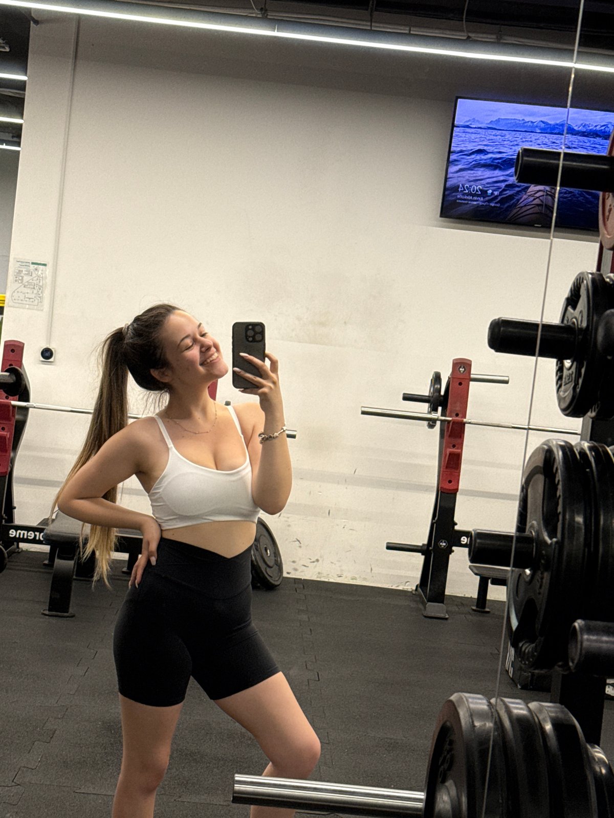 Couple captures gym selfies in Sofia fitness facility