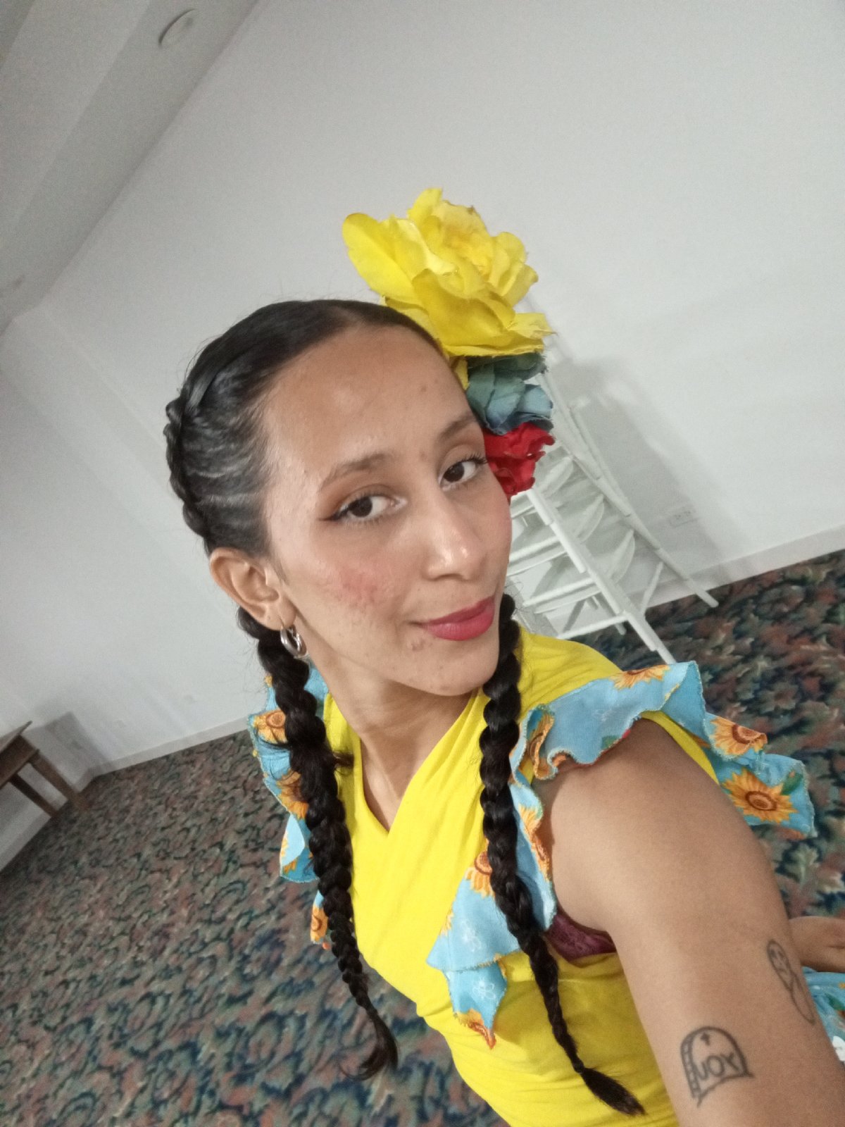 Traditional dress photoshoot and Spider-Man stunts captured in Porlamar