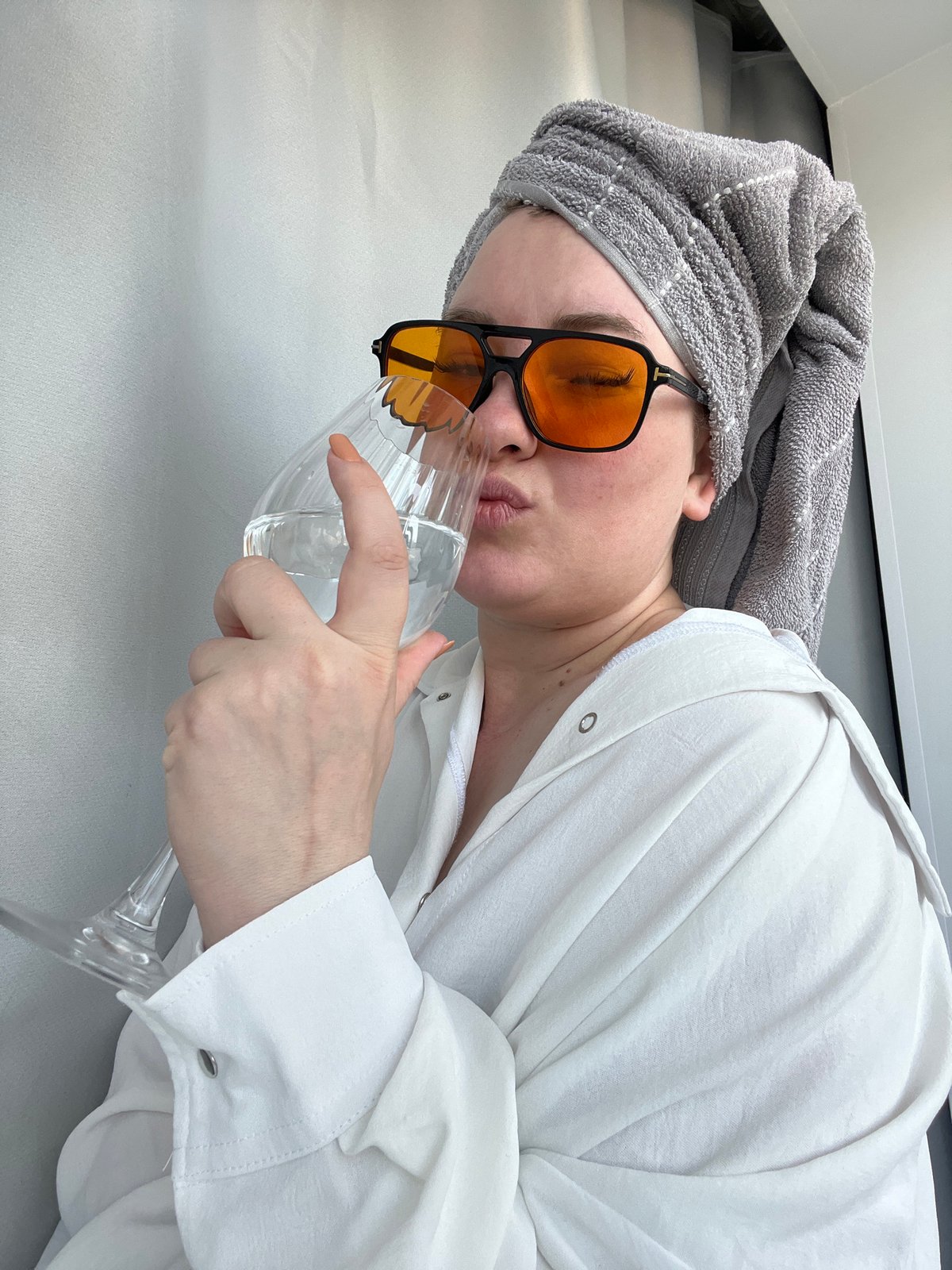 Woman documents morning routine in Chaikovsky, Russia