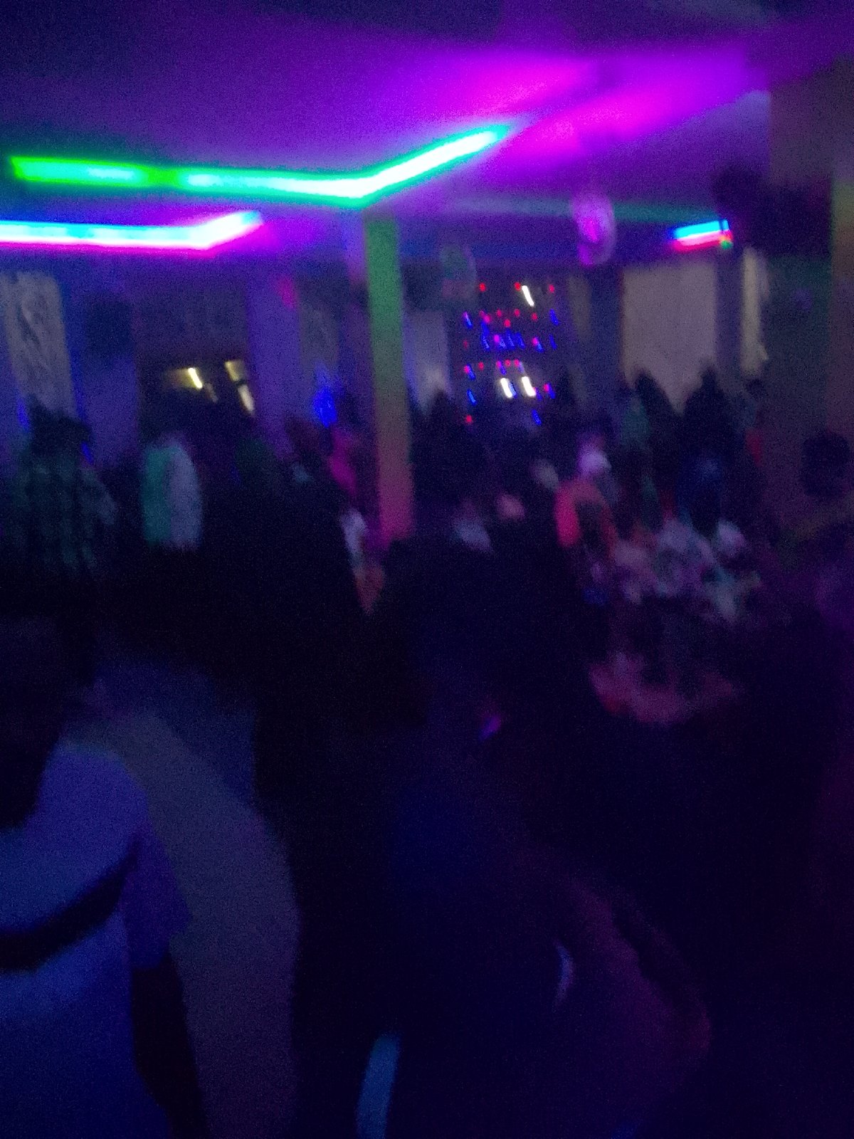 Nightclub party draws crowds in Jos, Nigeria evening scene