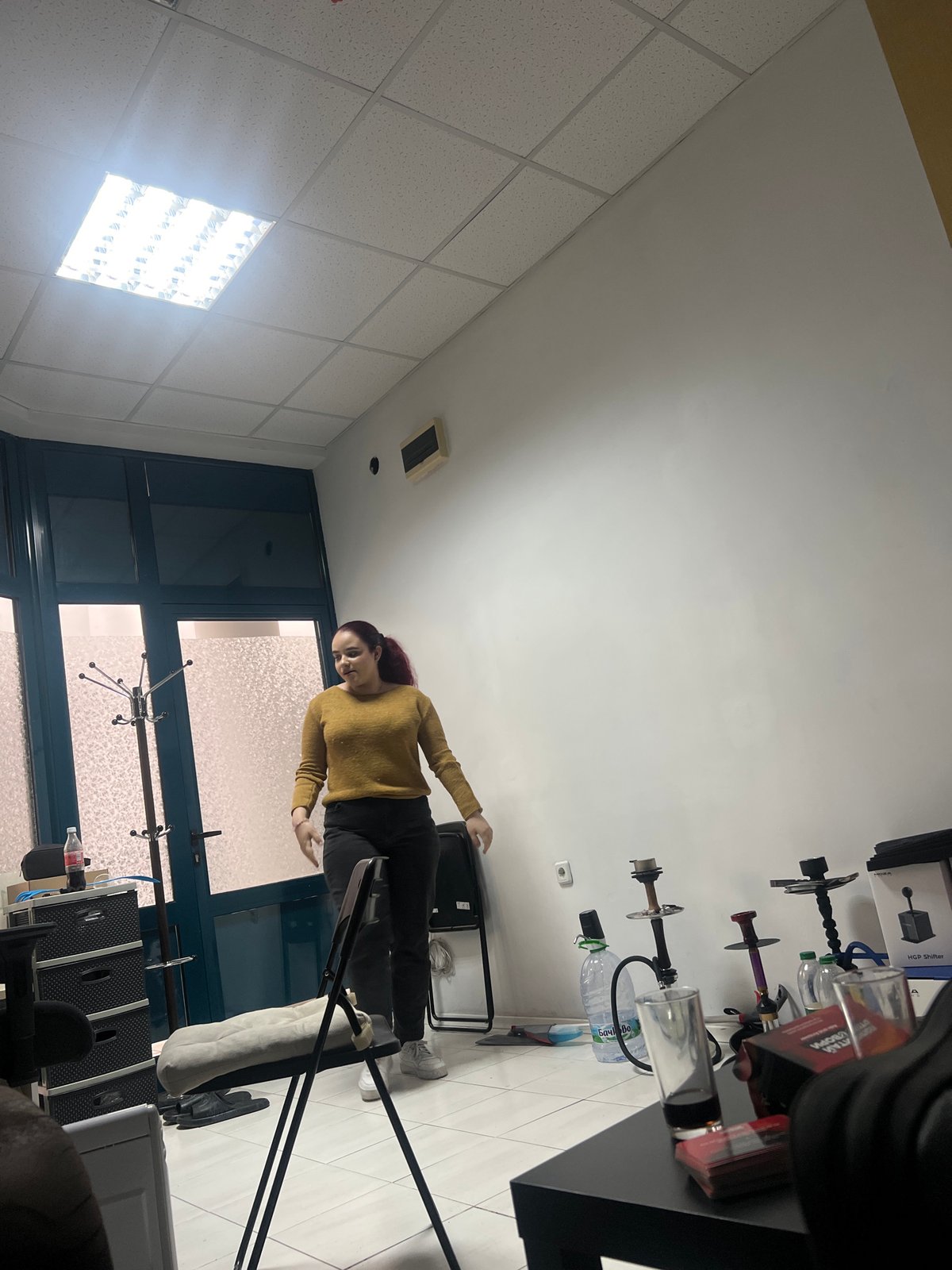 Woman observed in Sofia office space Friday afternoon