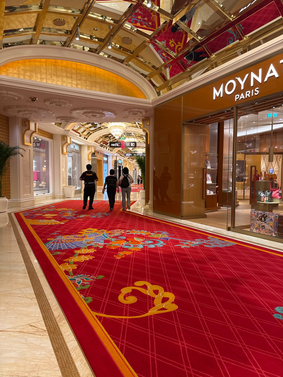 Luxury shopping tour documented in Macao mall complex