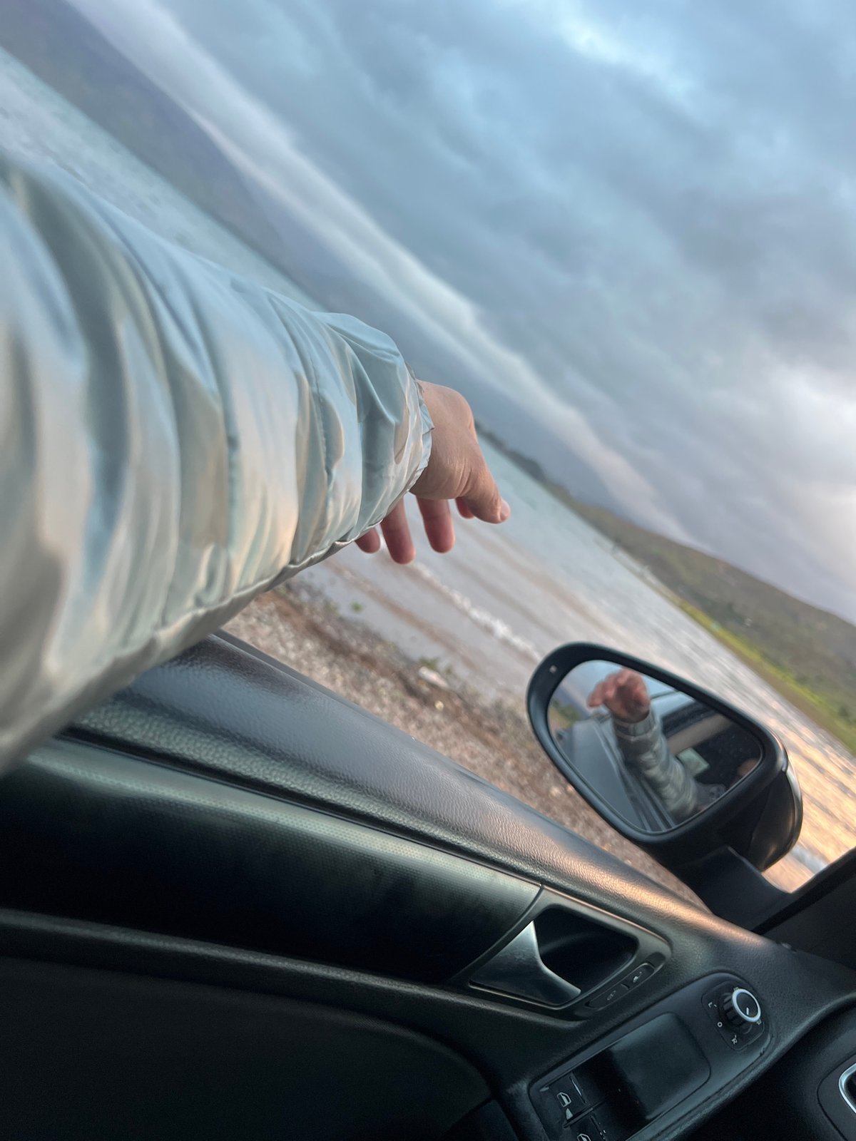 Driver Documents Scenic Journey Around Morocco's Bin El Ouidane Lake