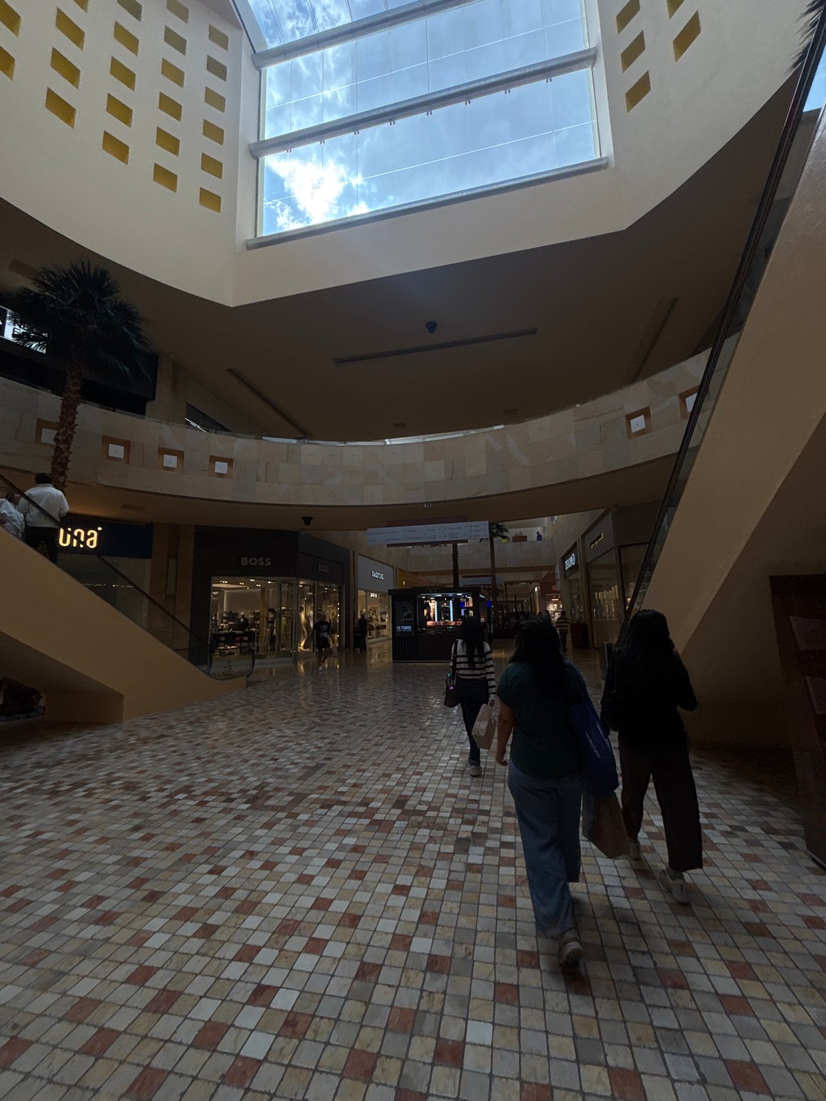 Evening shopping mall scenes captured in Puebla, Mexico