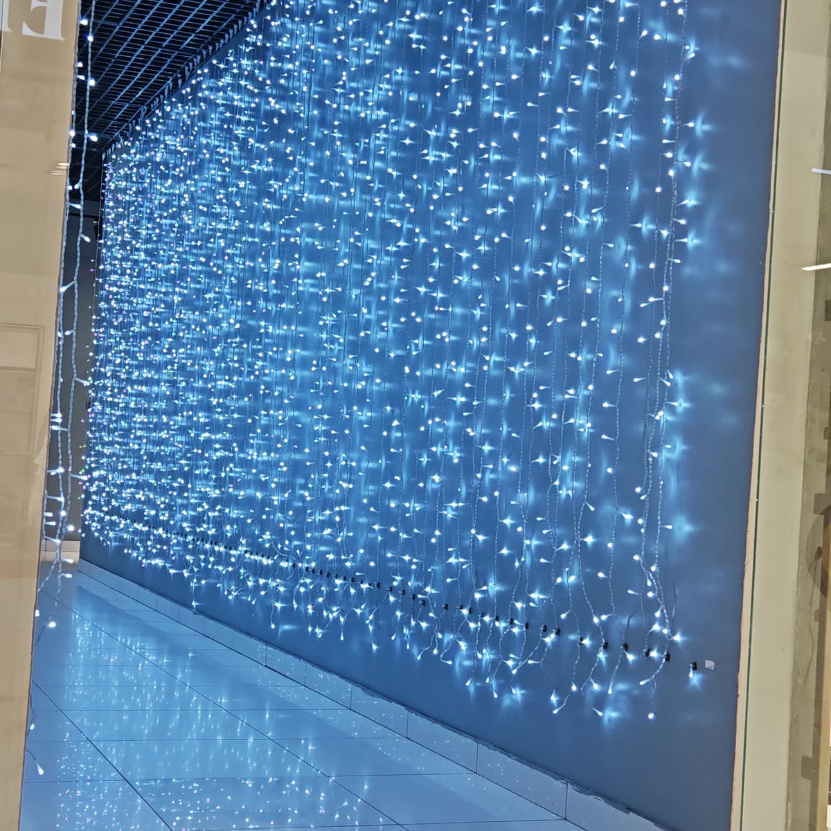 Shopping mall displays documented in Taganrog, Russia