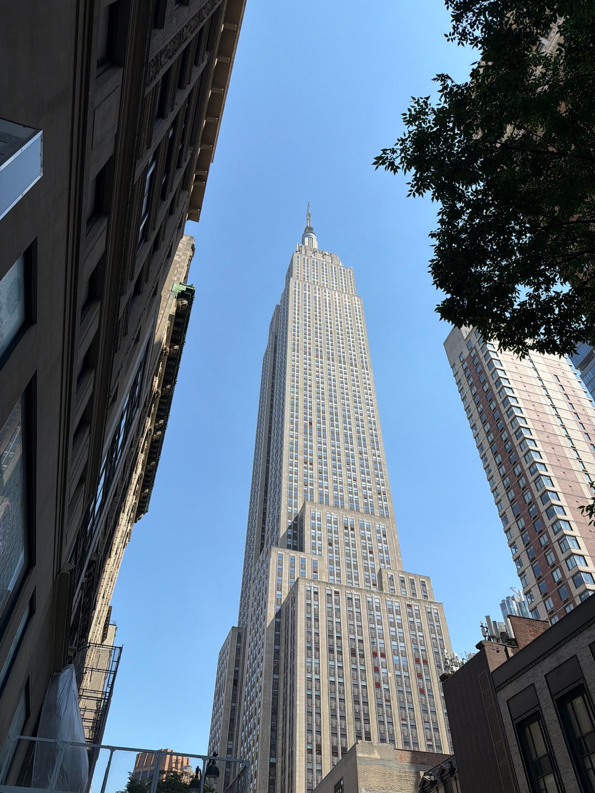 Ordinary evening moments captured across midtown Manhattan landmarks