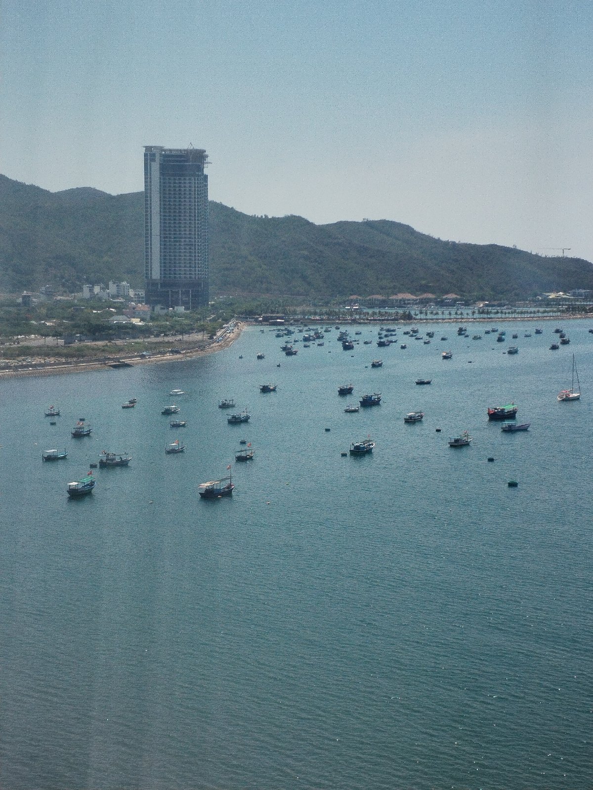 Early morning coastal life documented in Bac Nha Trang Ward