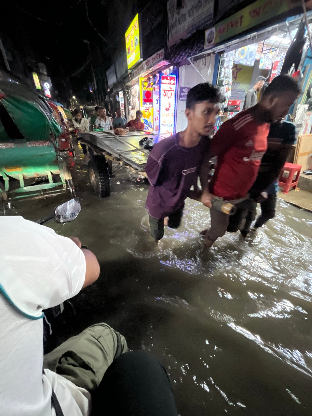Street flooding documented in Dhaka during heavy rains