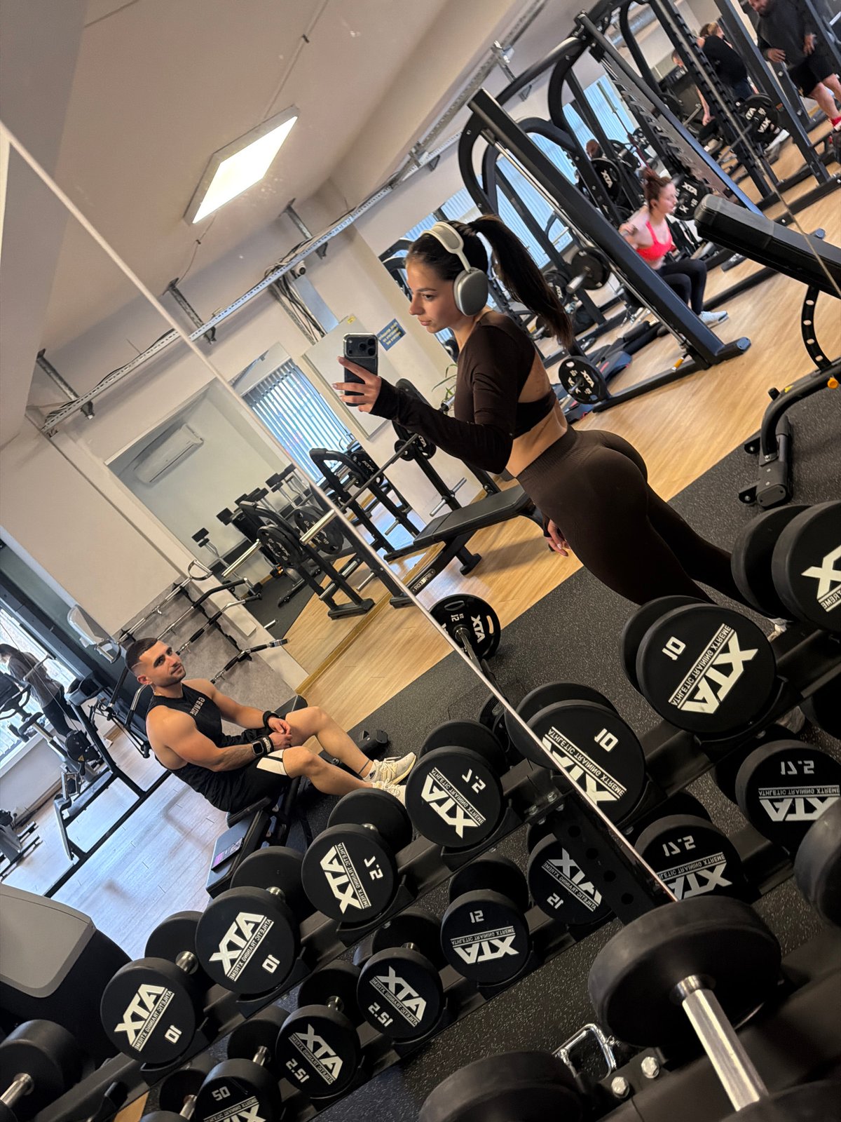 Gym selfie captures fellow fitness enthusiast in Gabrovo mirror