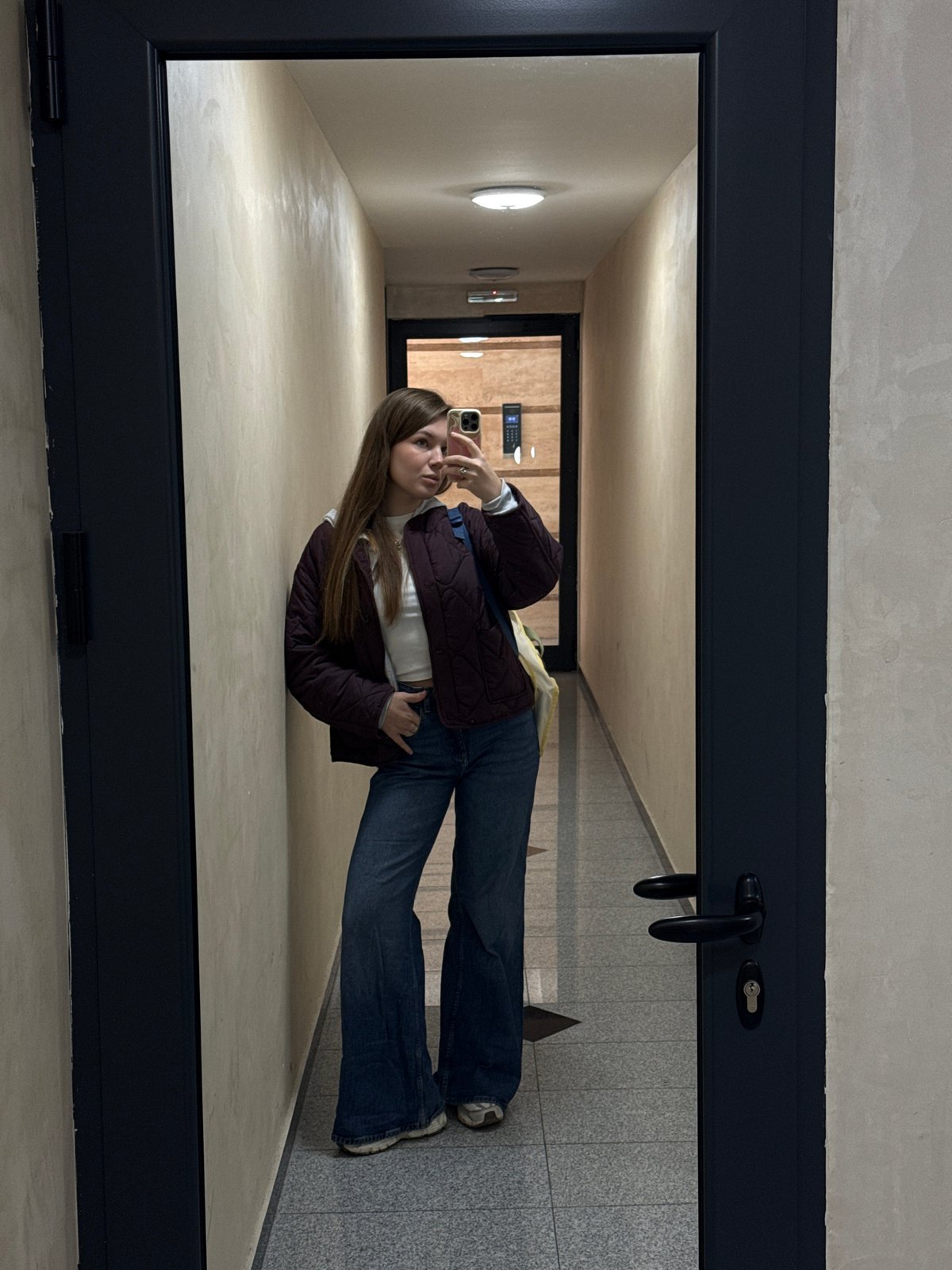 Ordinary moments captured in Vozdovac: hallway reflection, spa treatment