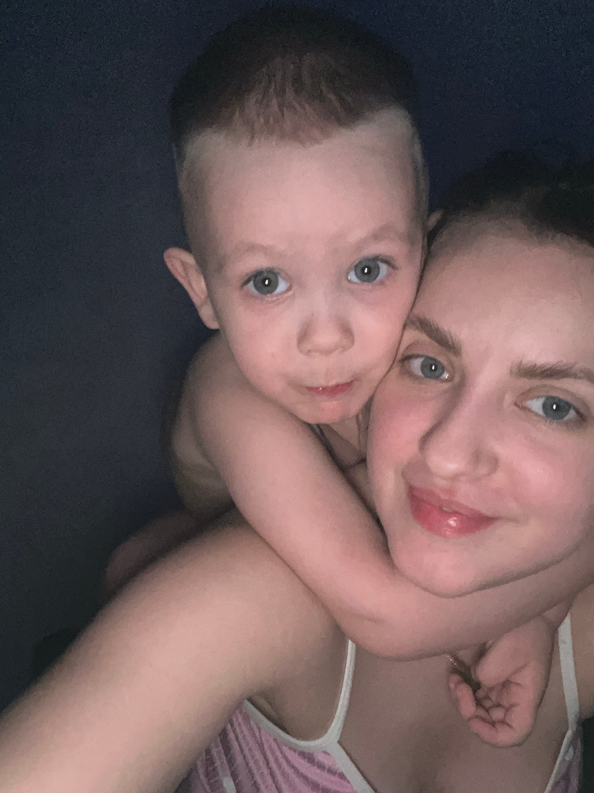 Intimate domestic moments documented in Russian village over 18 minutes
