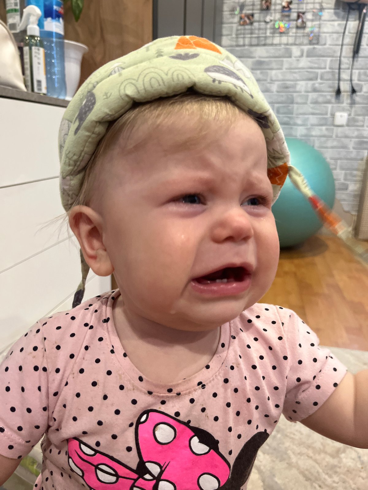 Toddler crying incident documented in Vesyoloye, Russia