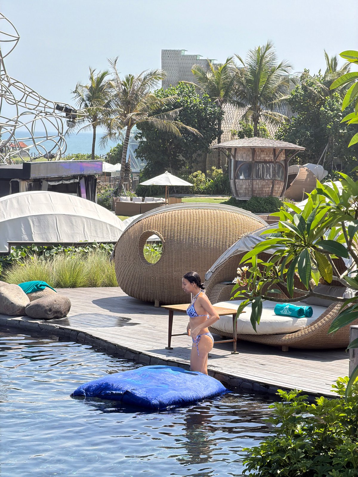 Poolside and café life at a beachfront spot in Kediri