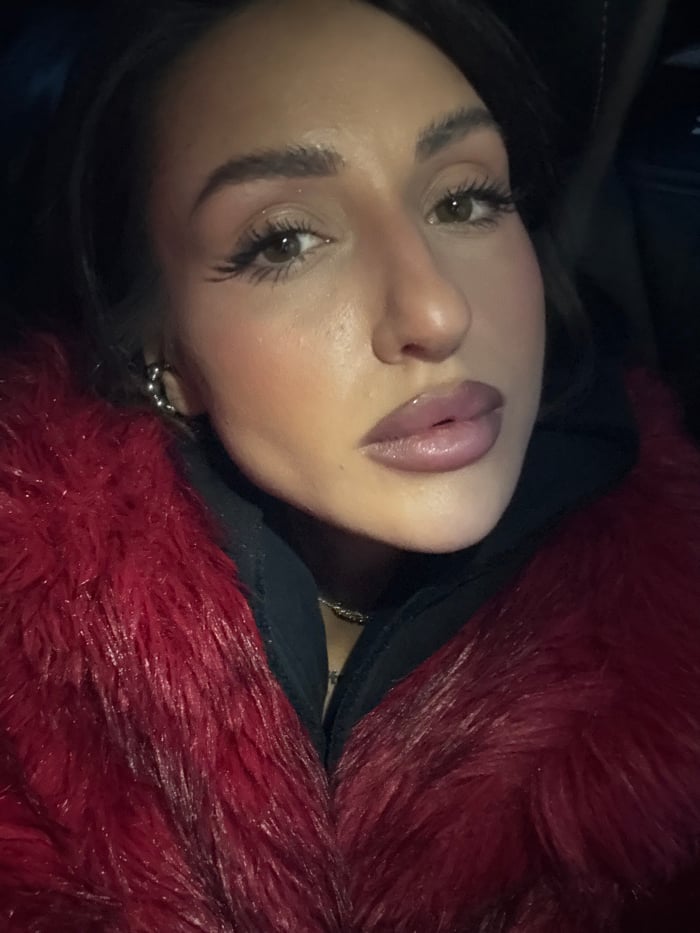 Woman photographed in close-up portrait in Moscow