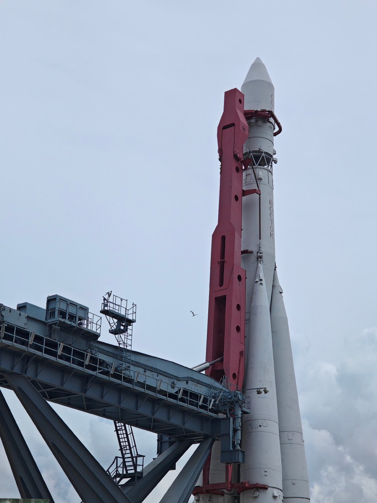 Rockets and military hardware on display at Moscow's VDNKh