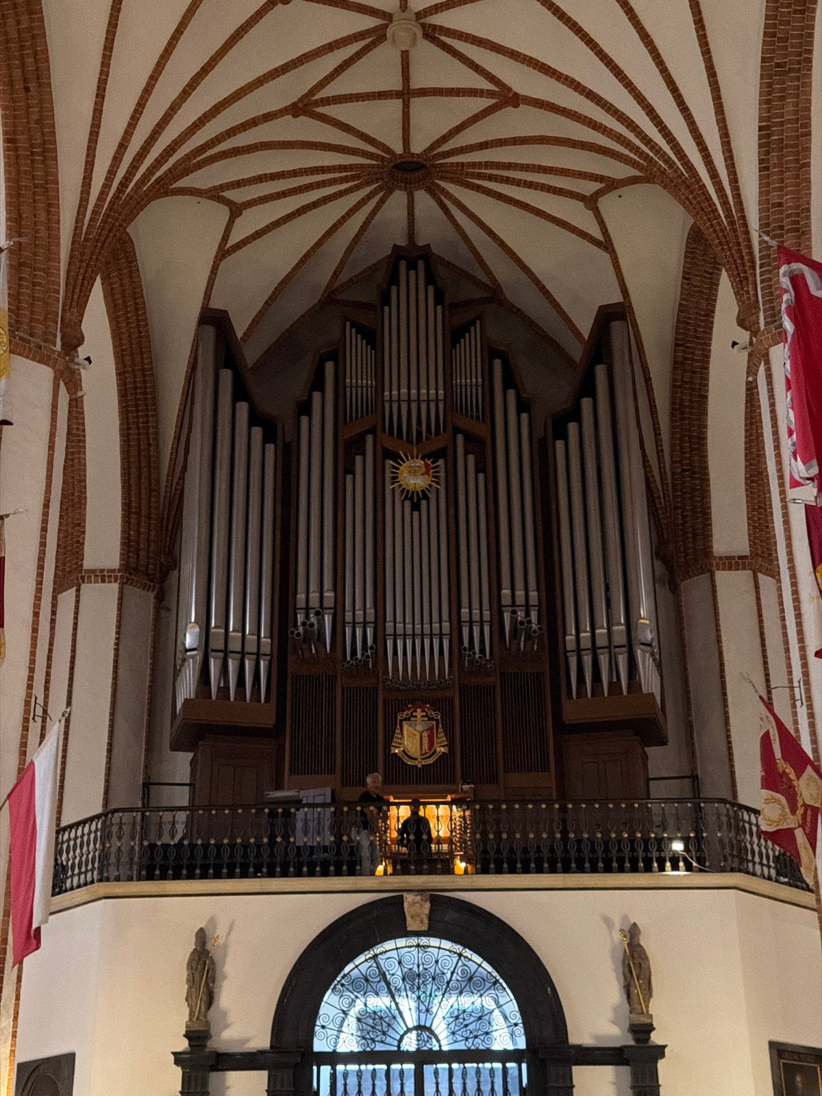 Churches, streets, and outdoor workouts across Warsaw