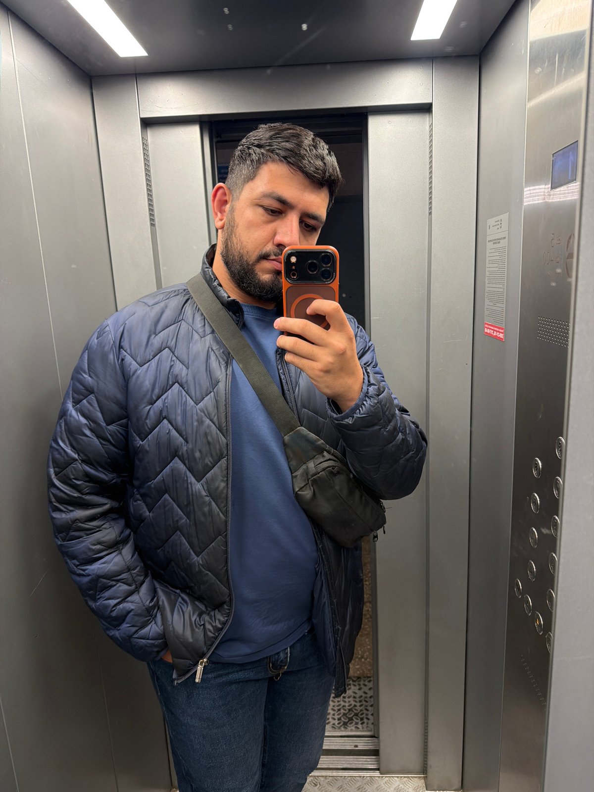 Man Takes Elevator Selfie in Krasnoyarsk