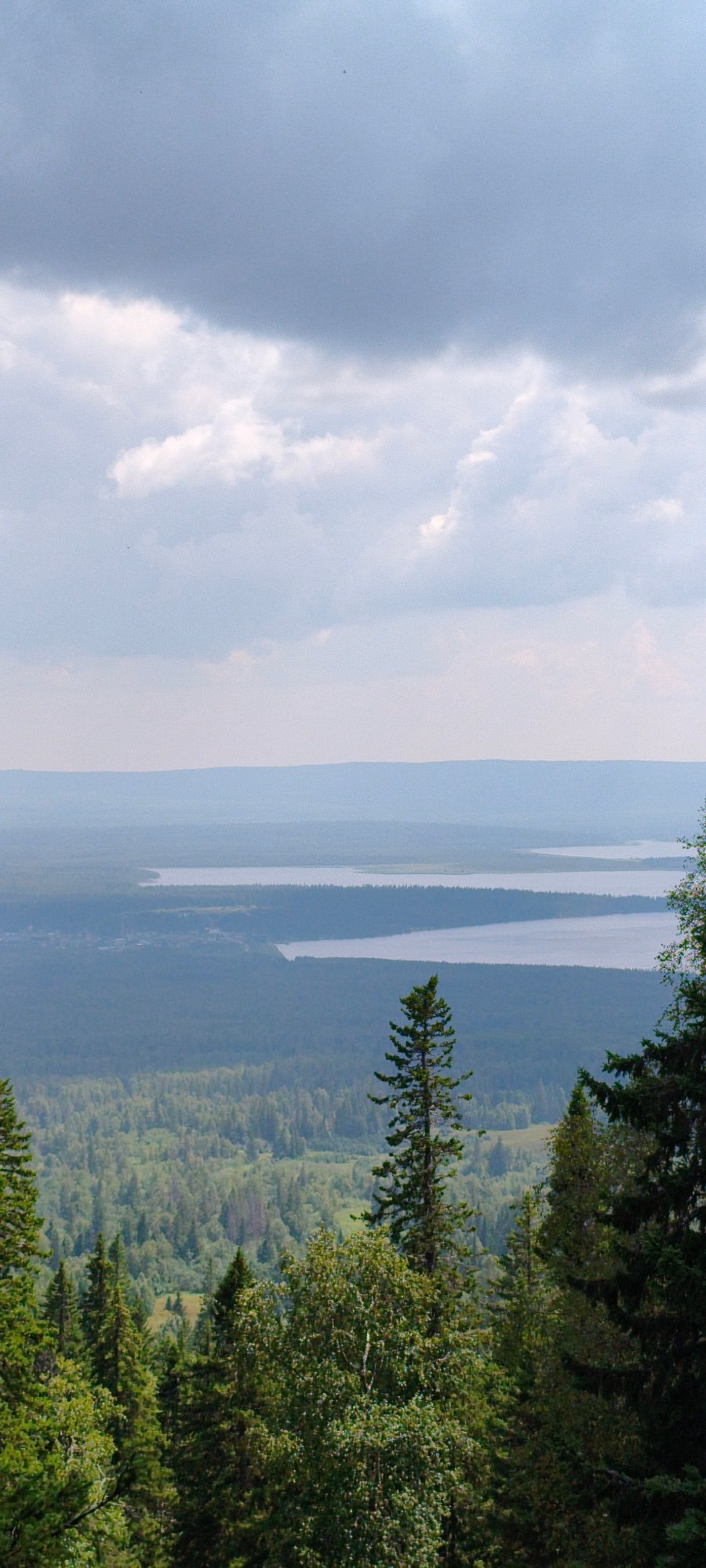 Summit views and a butterfly at Ziuratkul lake
