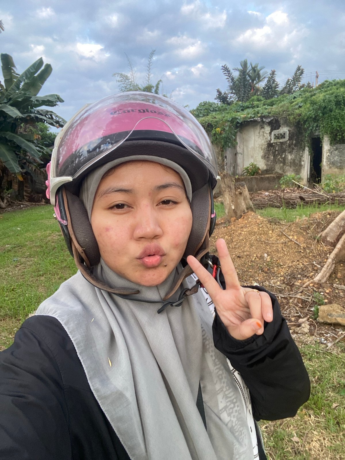 Selfies and nature snapshots from a Banjarbaru morning
