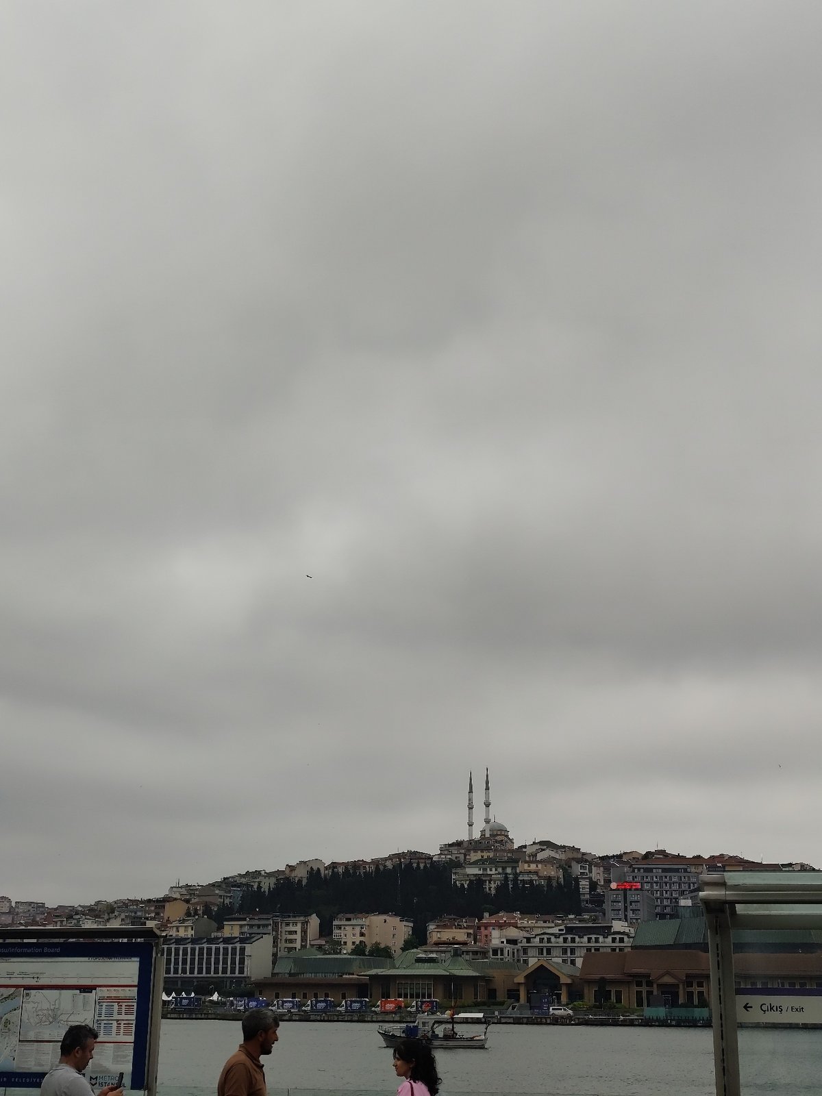 Overcast afternoon scenes captured across Eyüpsultan district transit stops