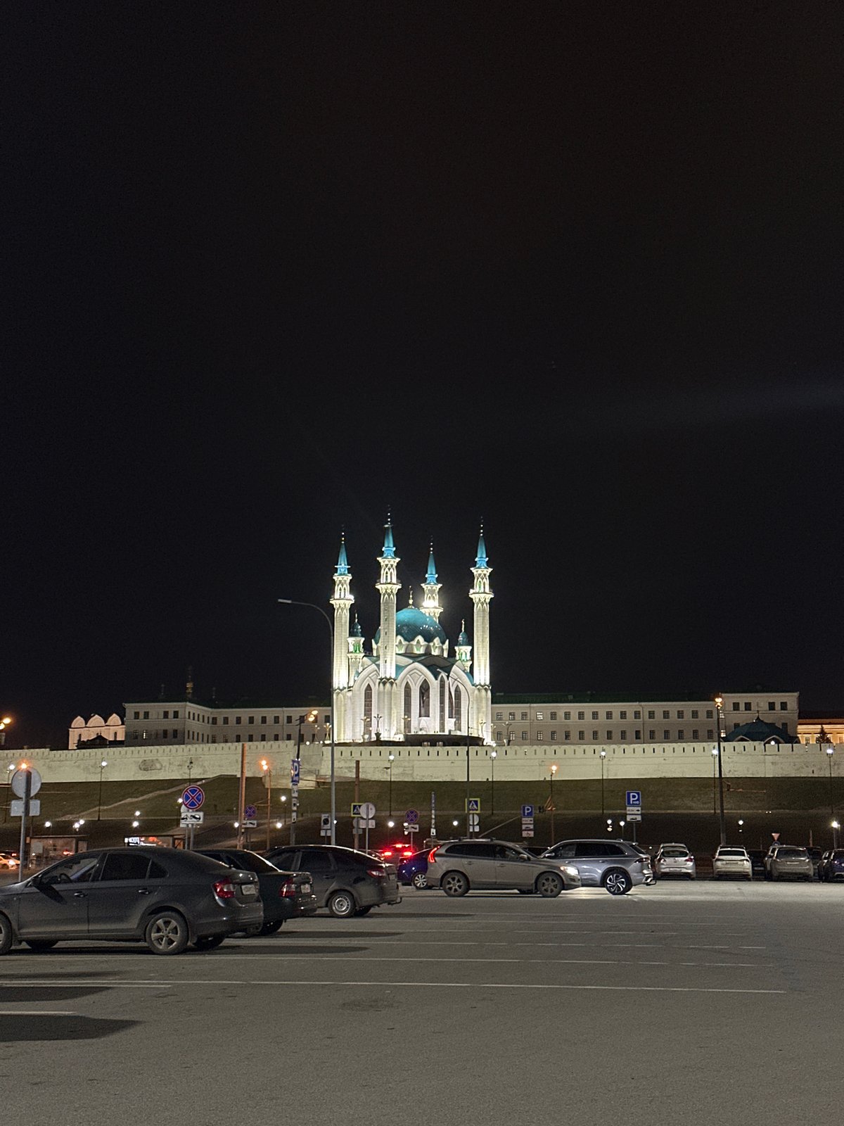 Nighttime scenes captured at Kazan's Qolşärif Mosque district