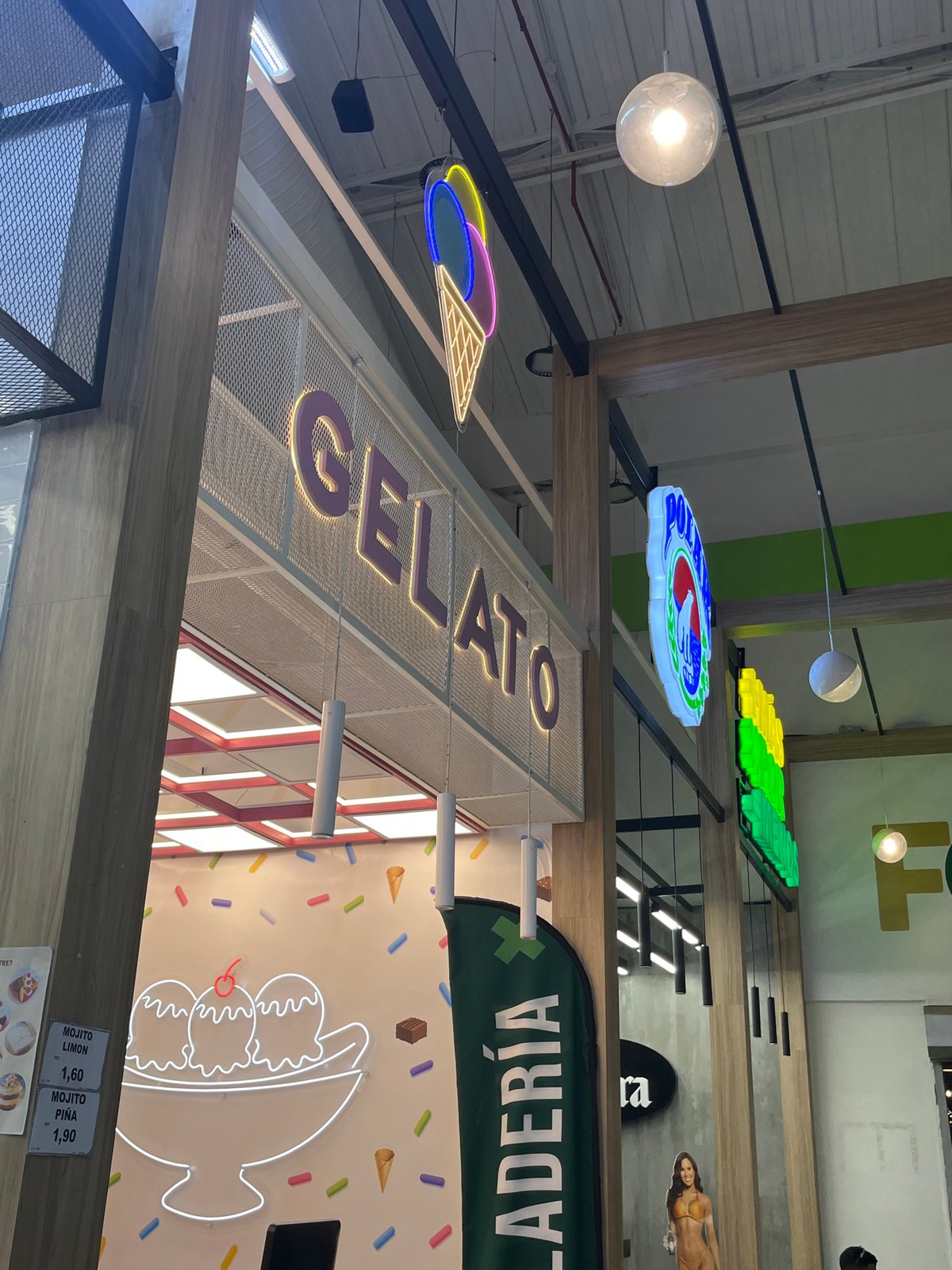 Late-night gelato shop visit captured in Porlamar, Venezuela